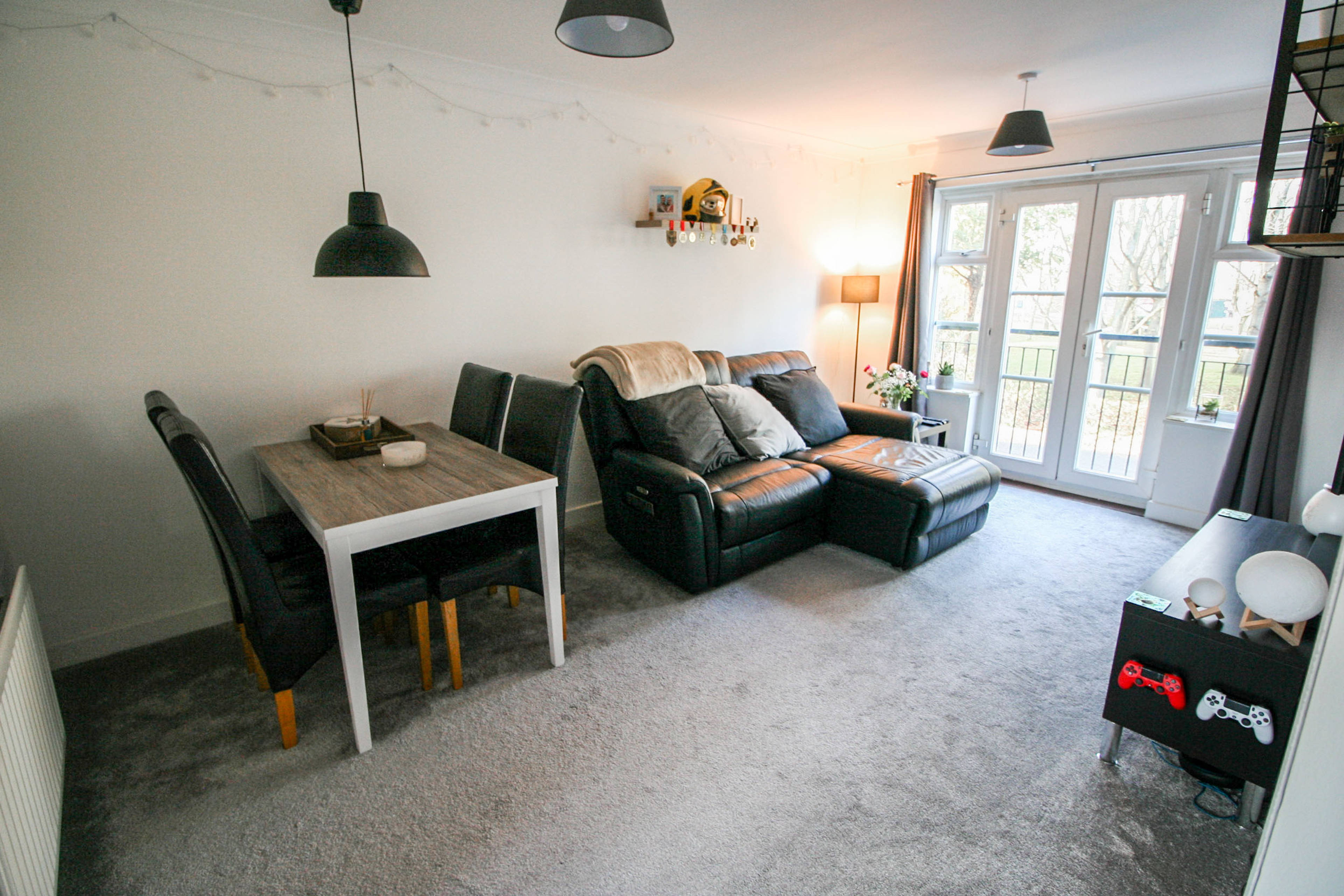 Lounge/Dining Room