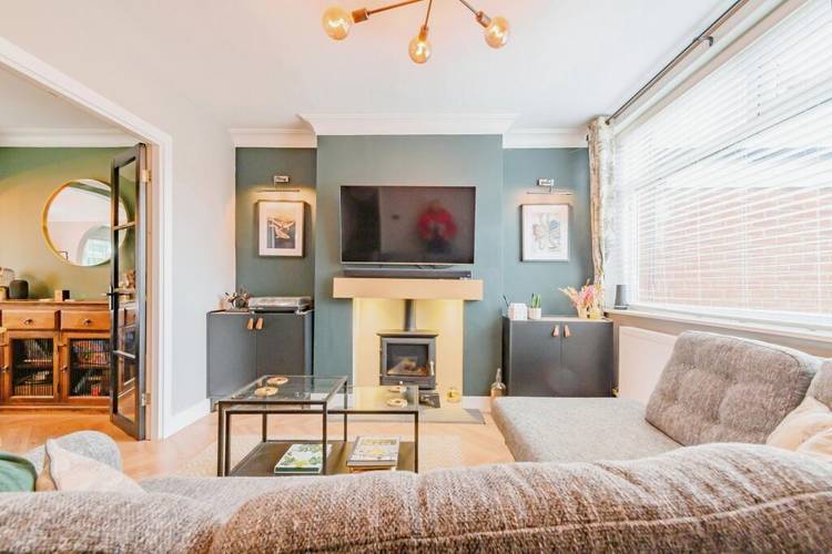 3 bedroom terraced house