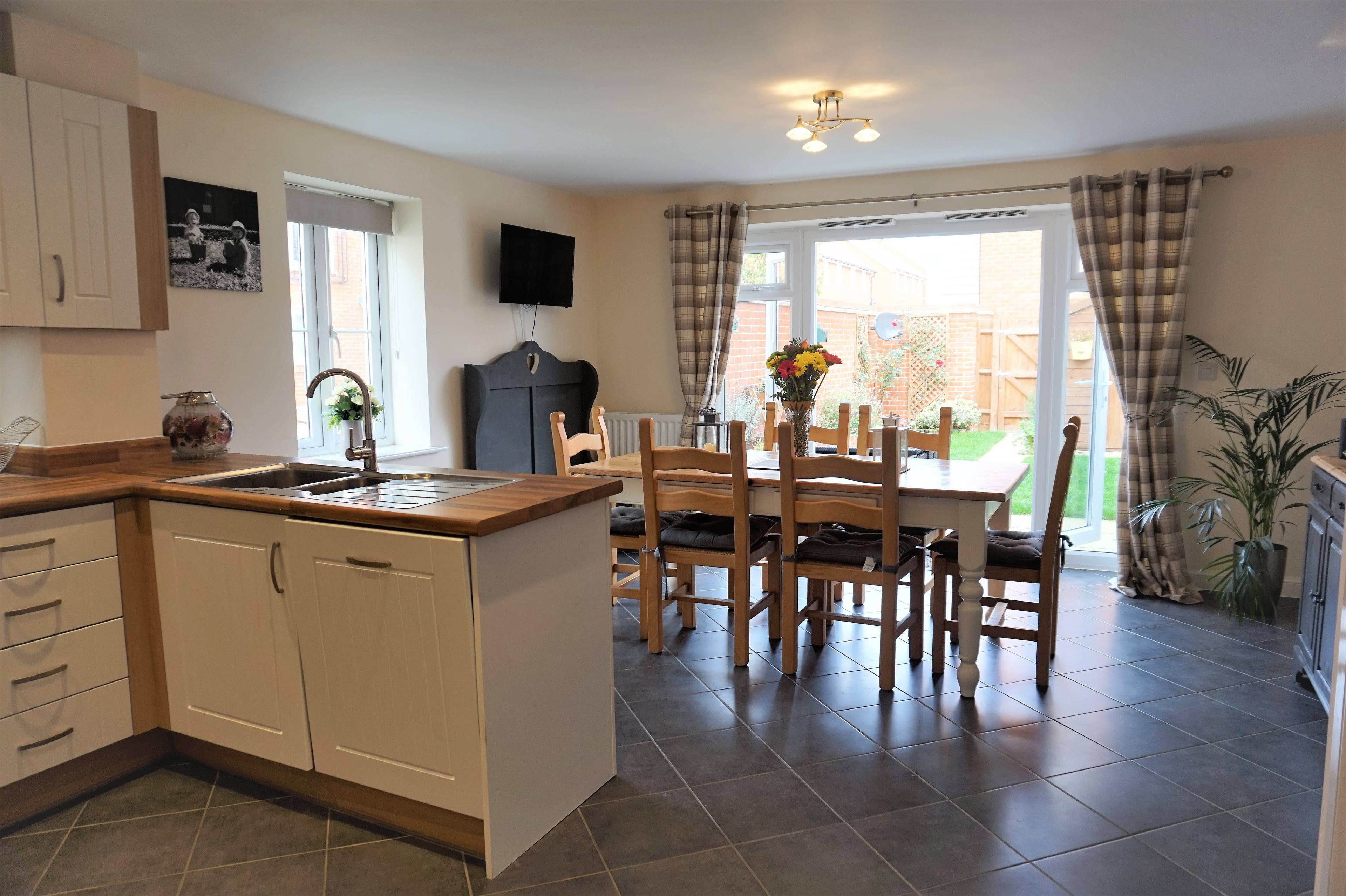 Kitchen/Dining Room