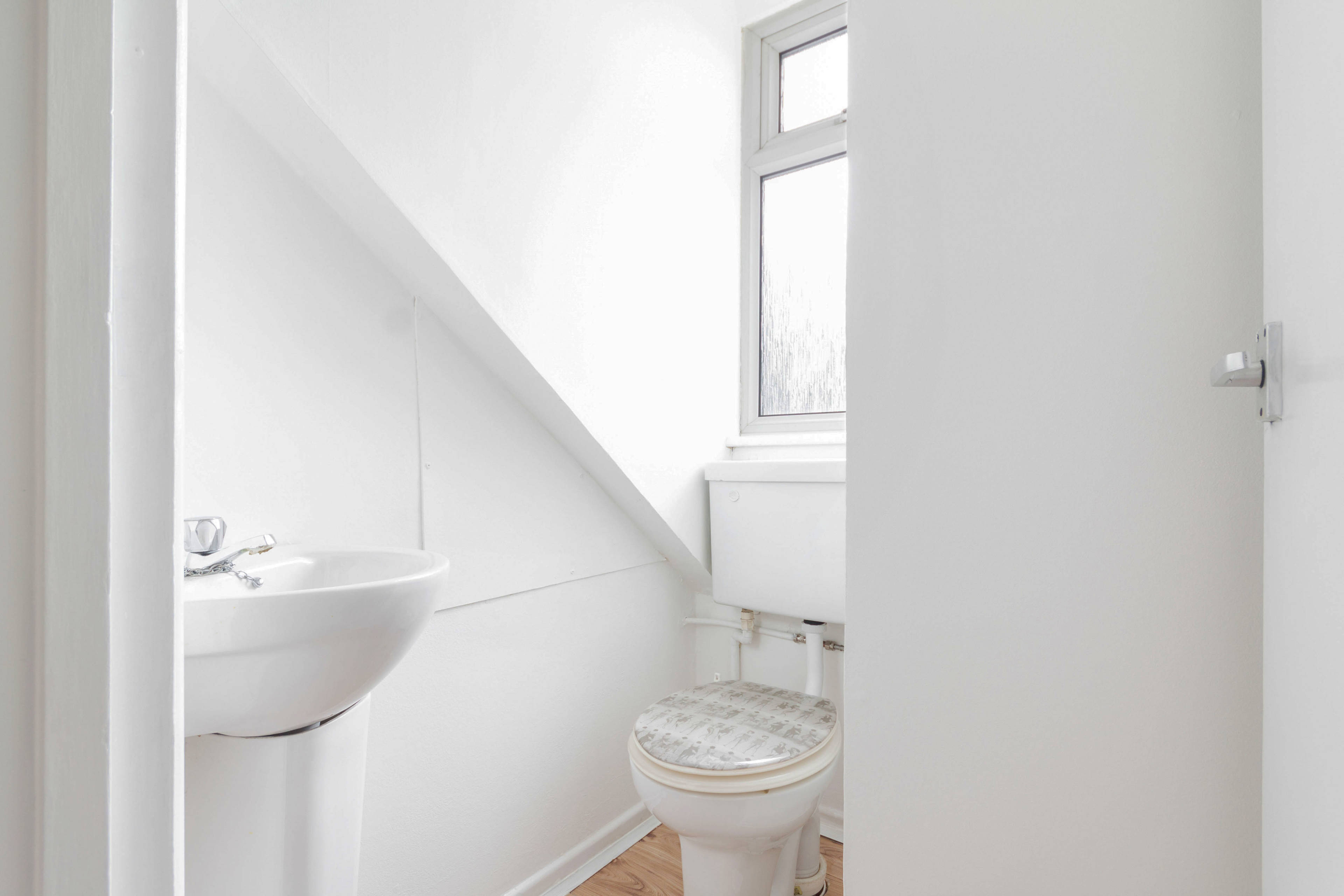 Annexe Cloakroom