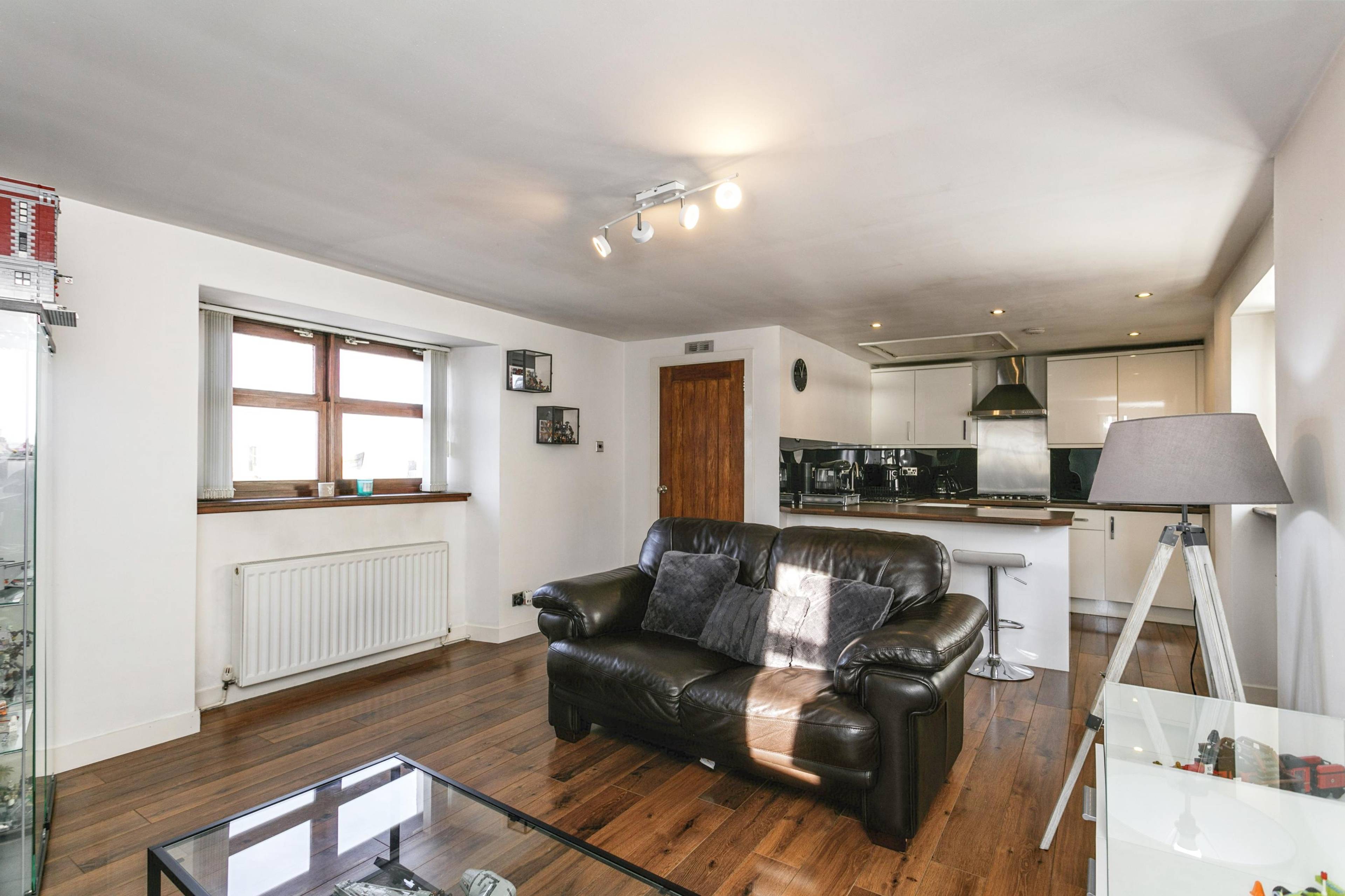 Lounge / Kitchen