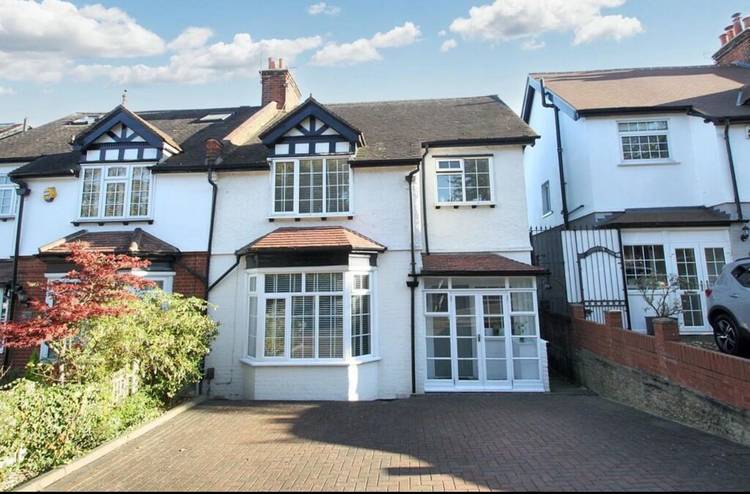 3 bedroom semi-detached house