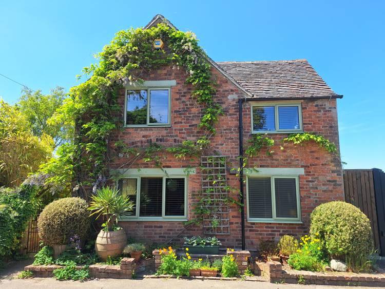 4 bedroom detached house