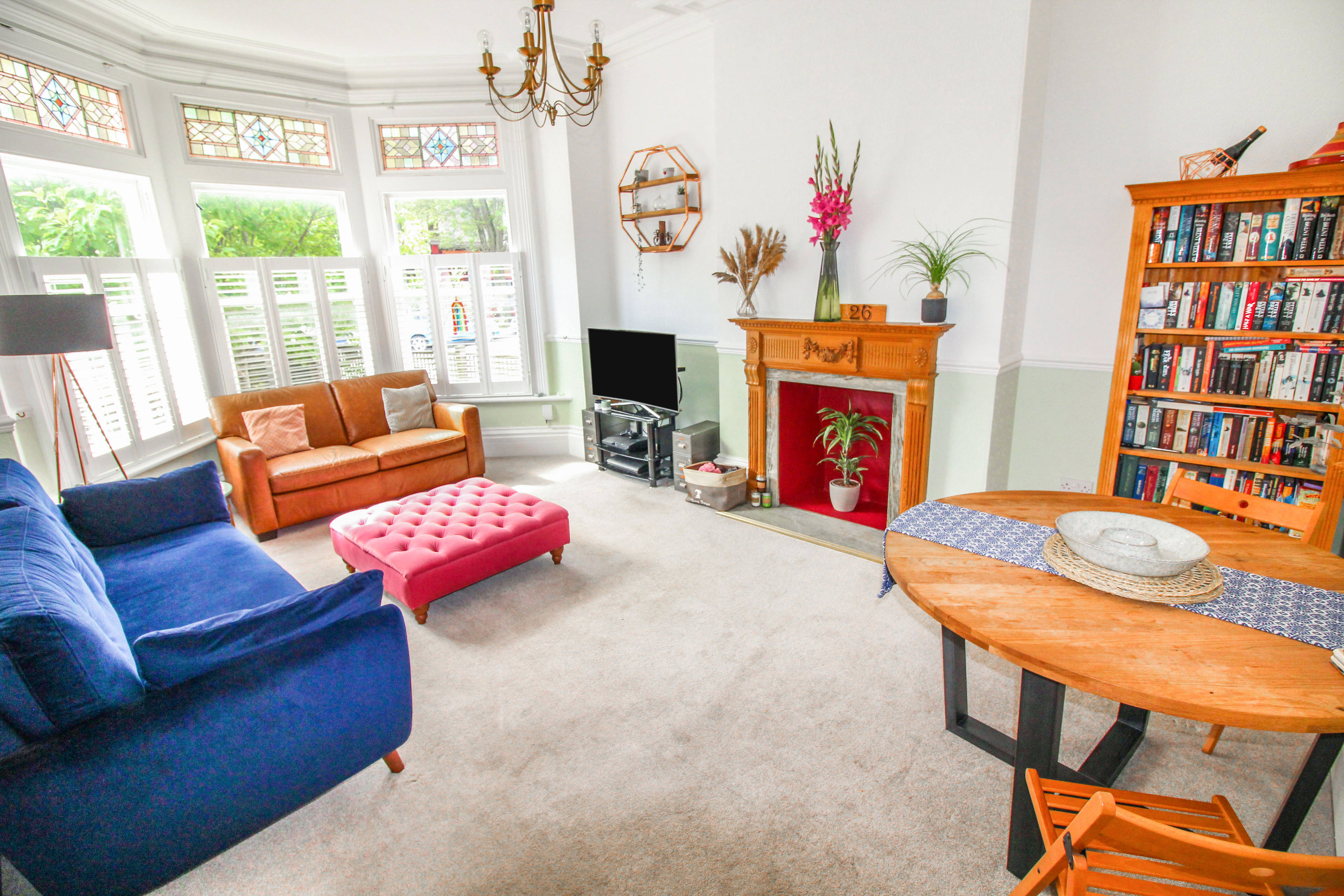 Lounge/Dining Room