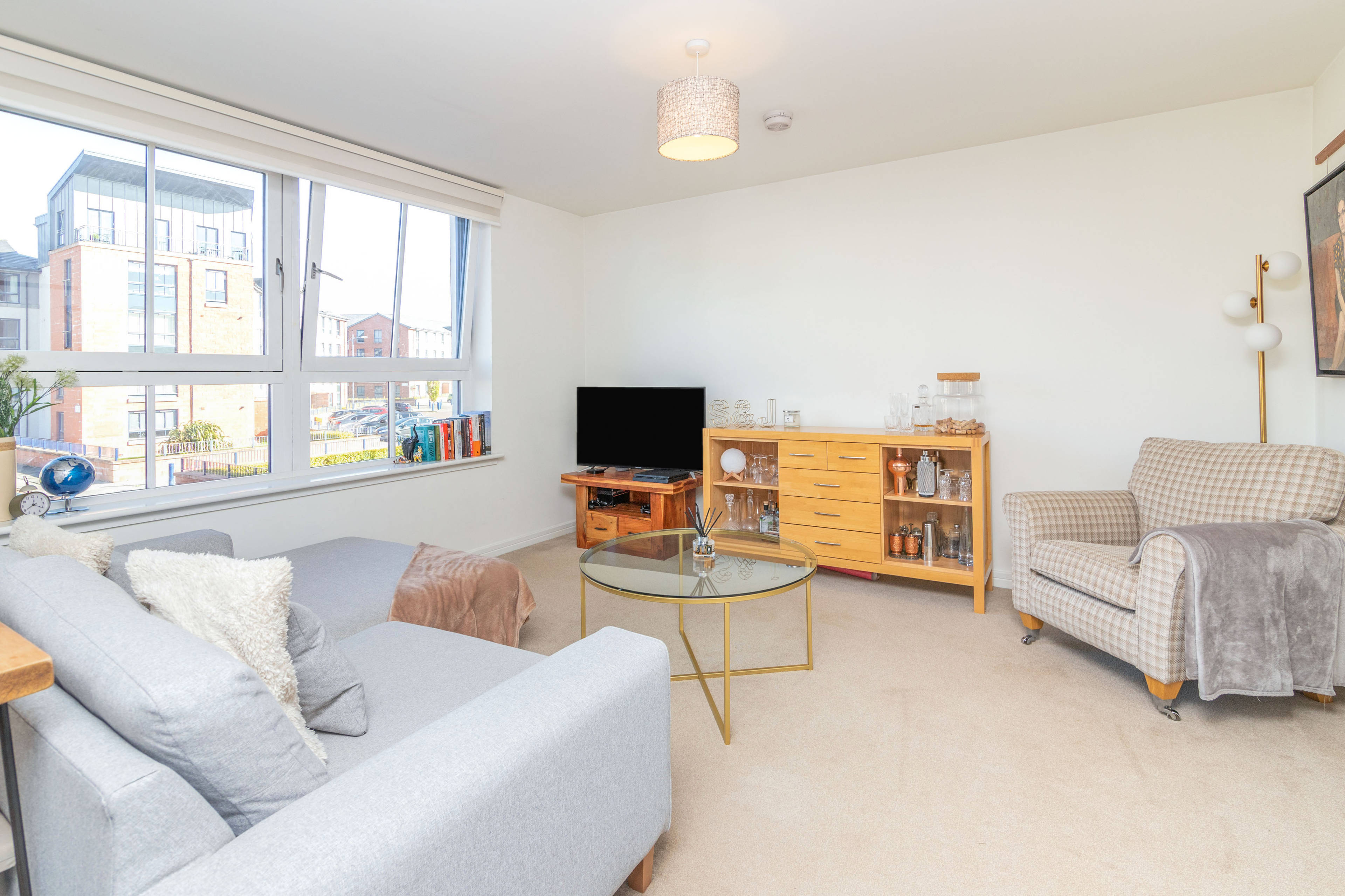 Lounge / Kitchen