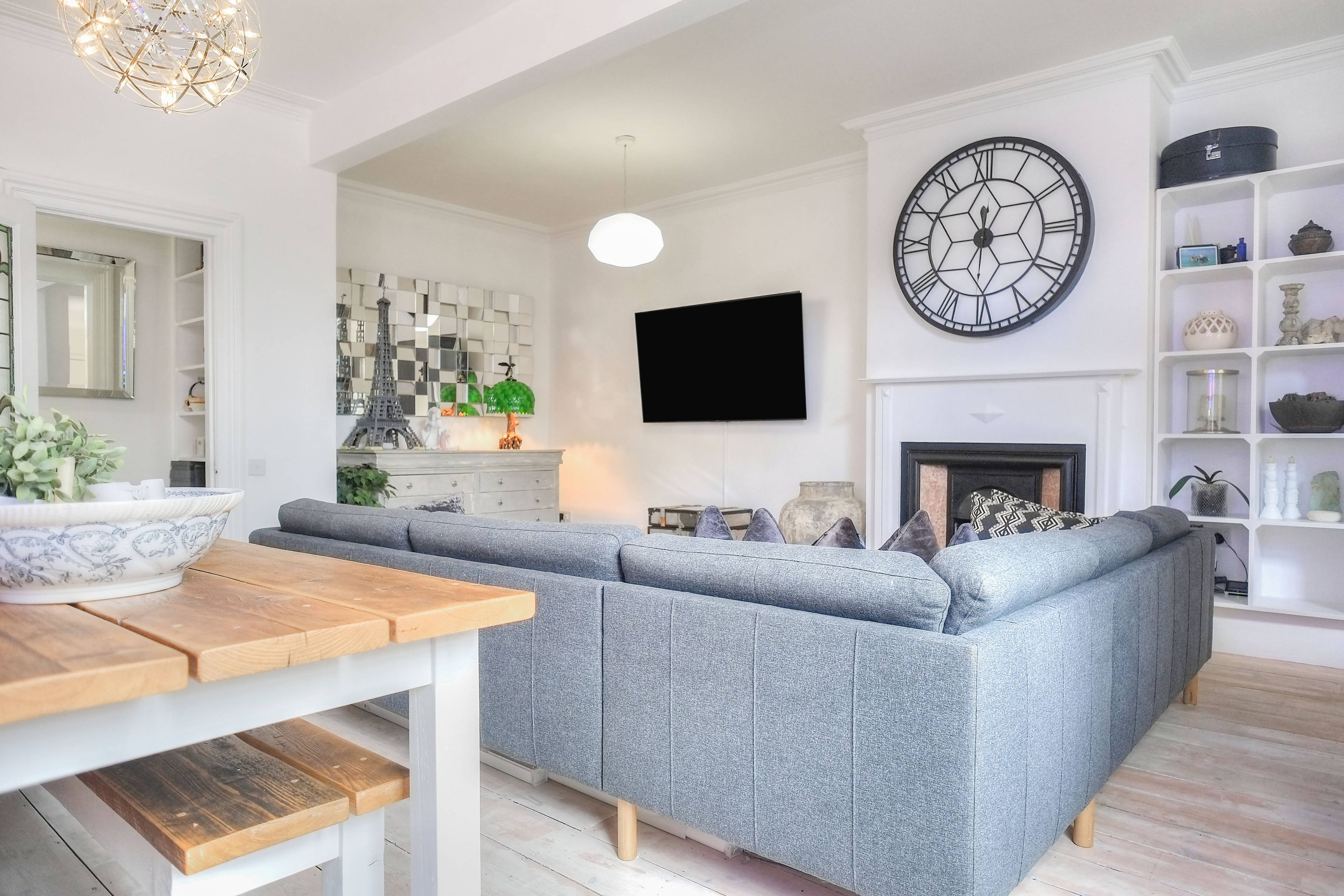 Lounge/Dining Room