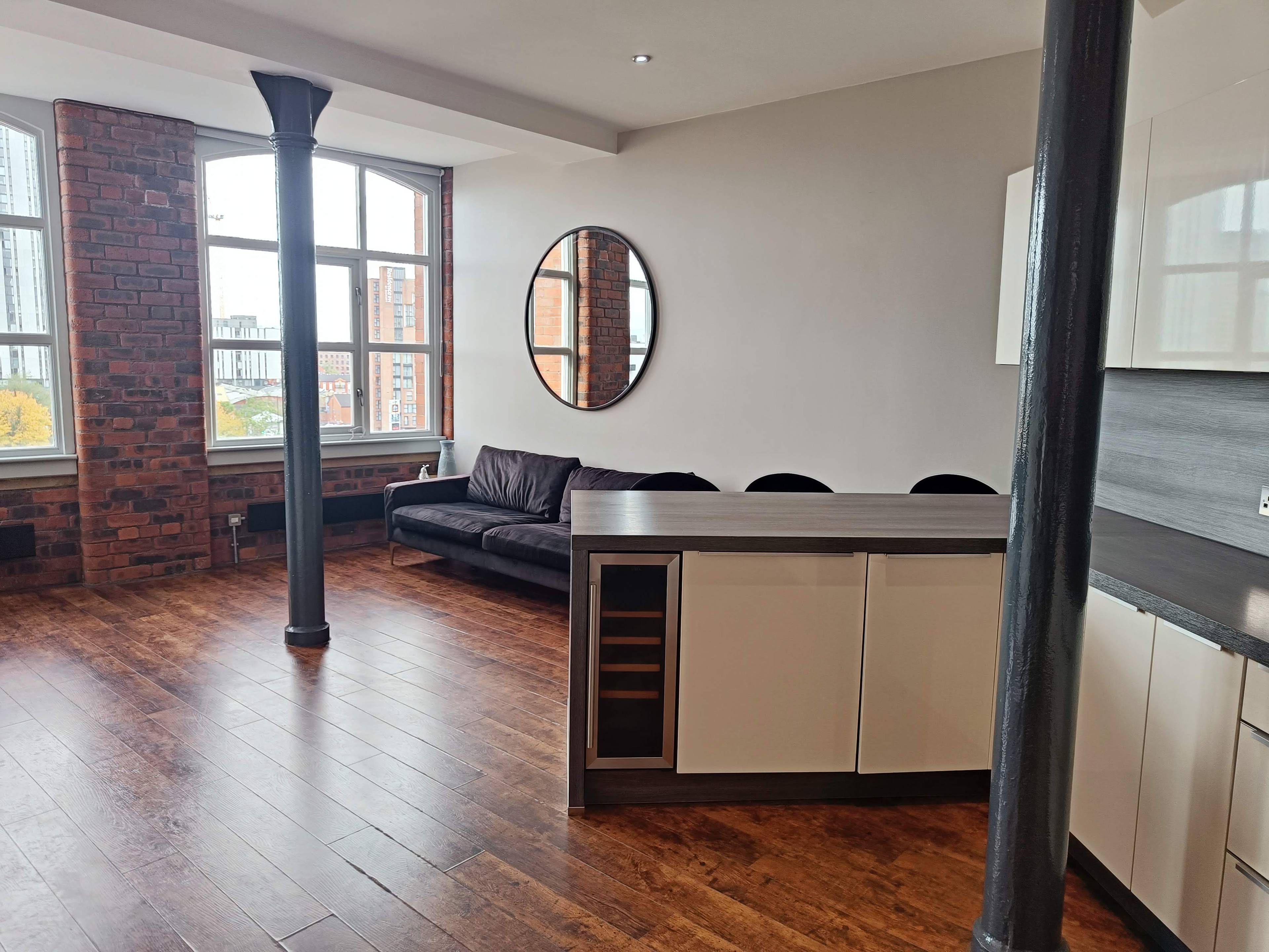 Lounge / Kitchen