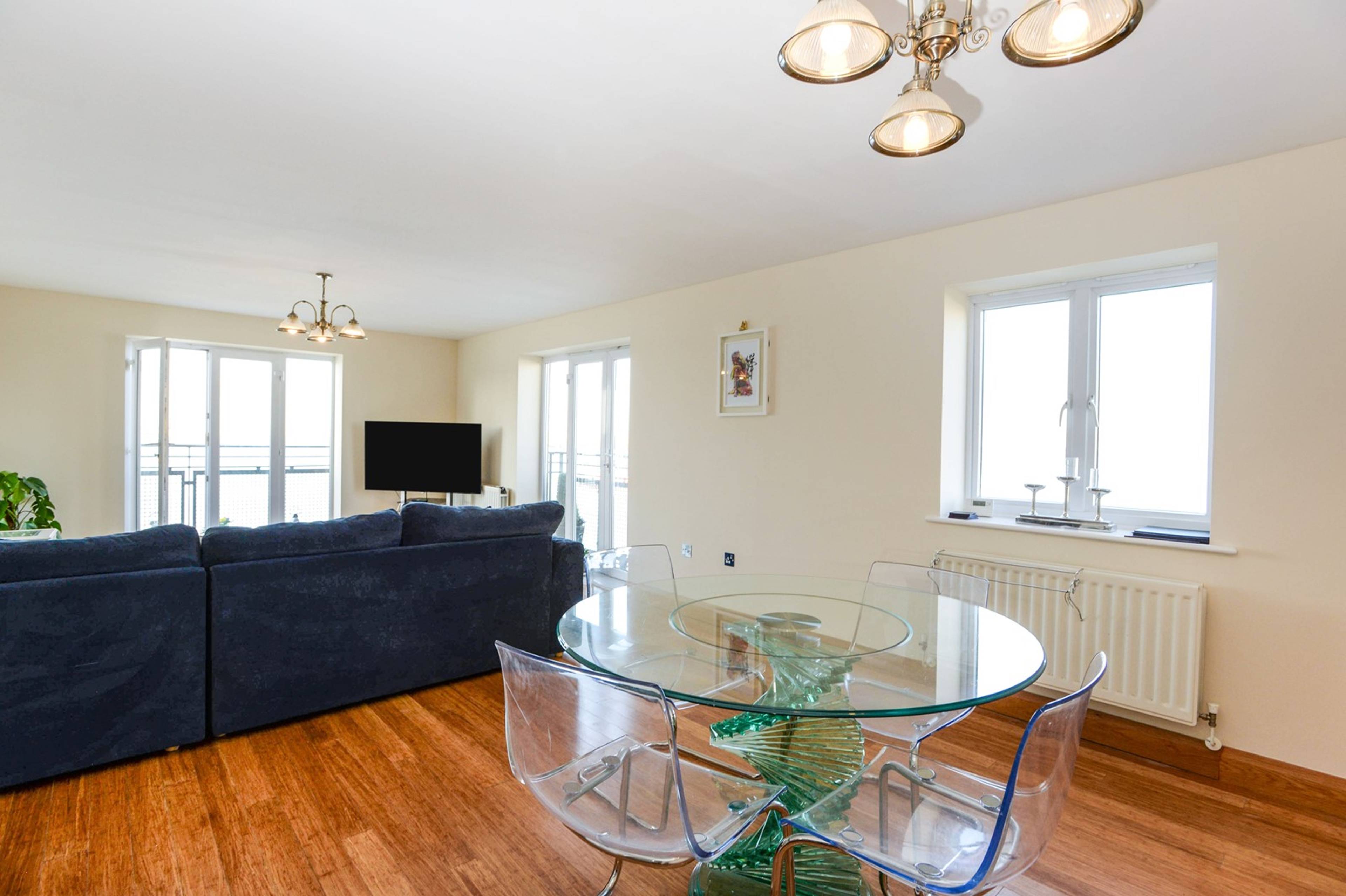 Lounge/Dining Room