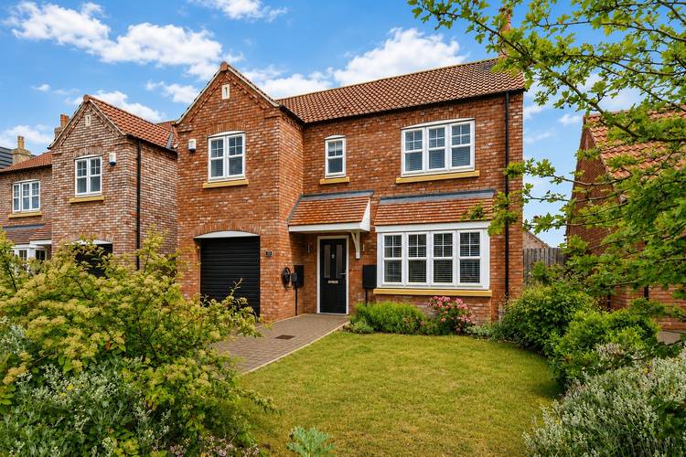 4 bedroom detached house