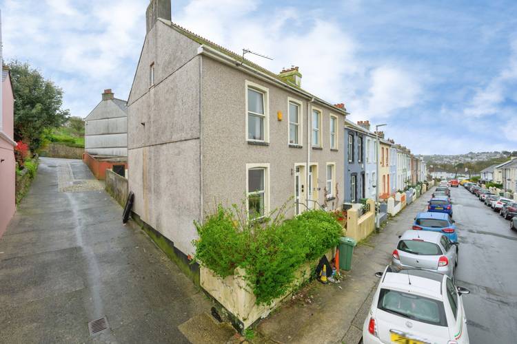 2 bedroom end of terrace house