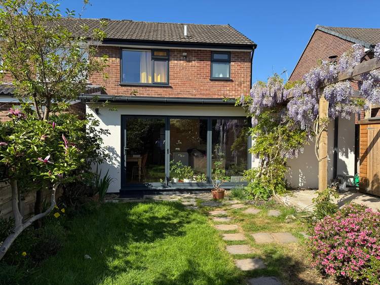 4 bedroom semi-detached house