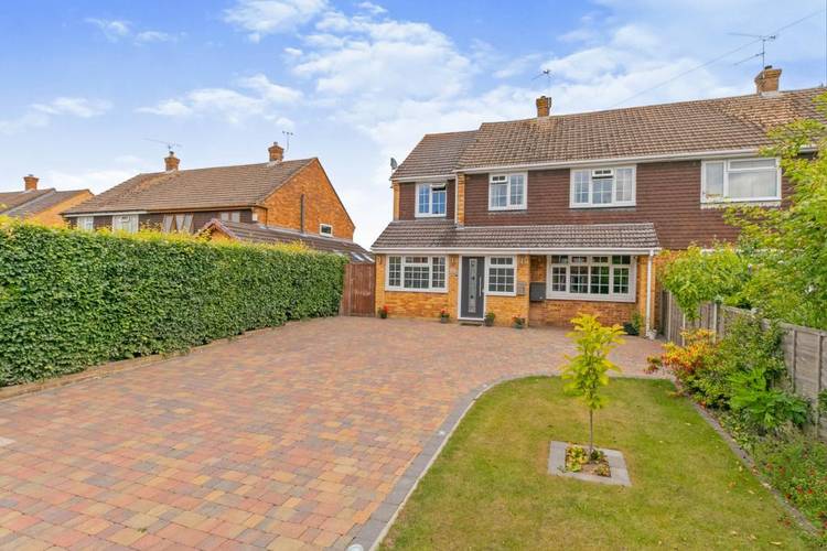 5 bedroom semi-detached house