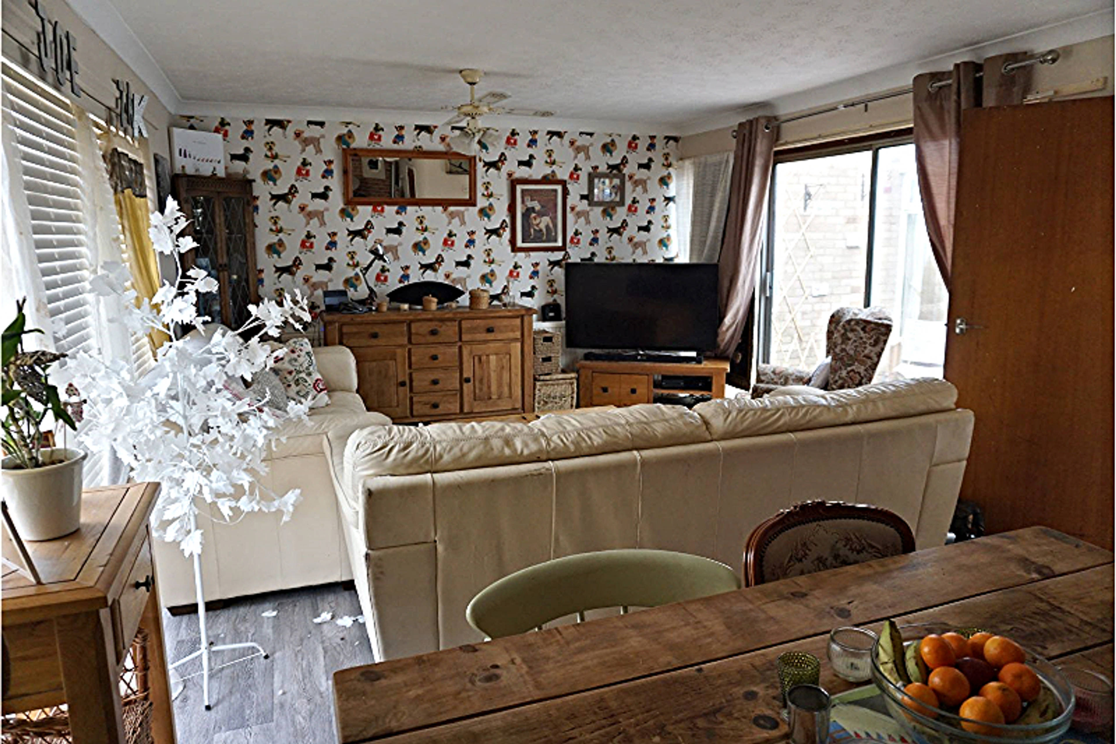 Lounge/Dining Room