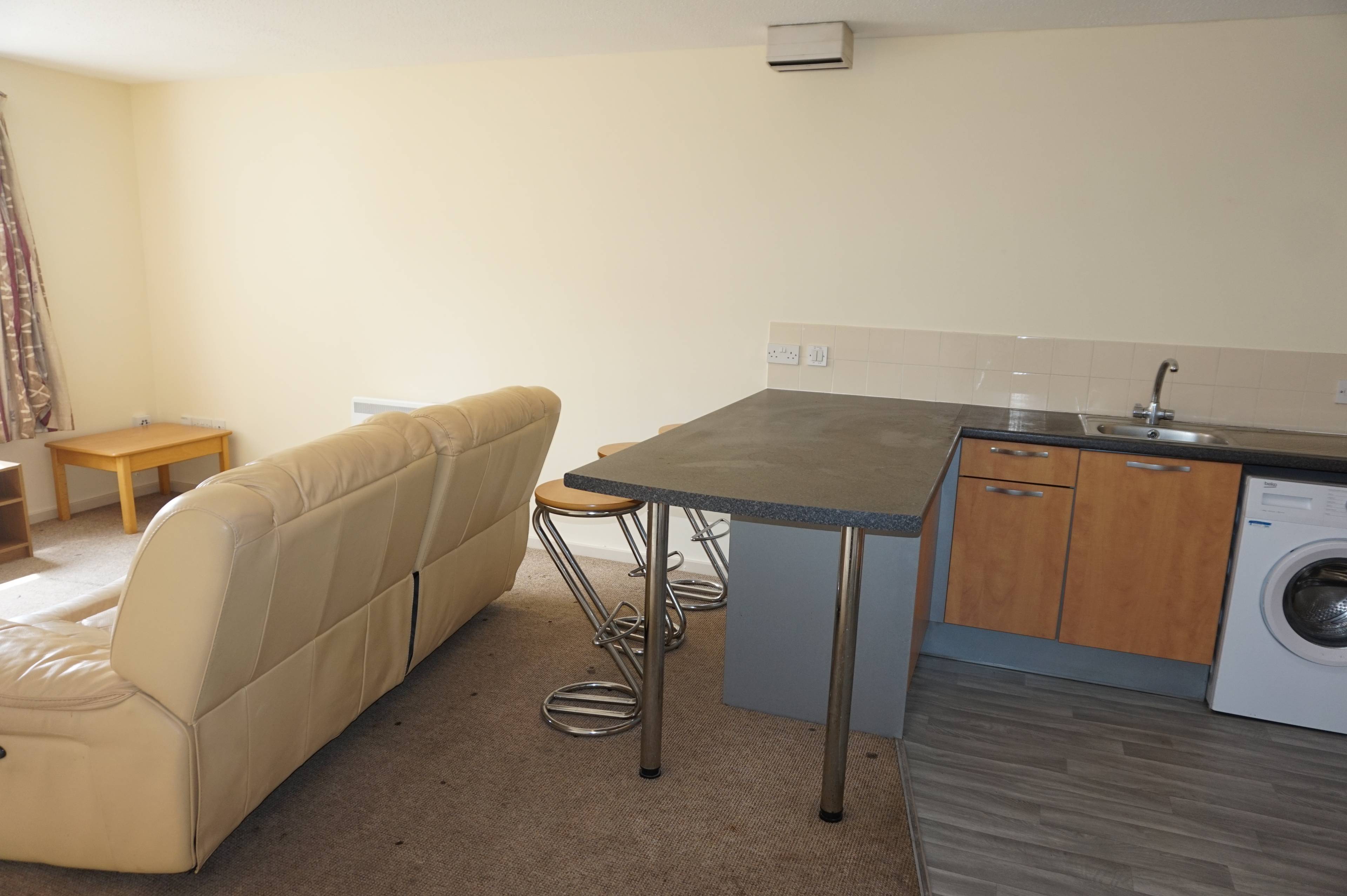 Lounge / Kitchen