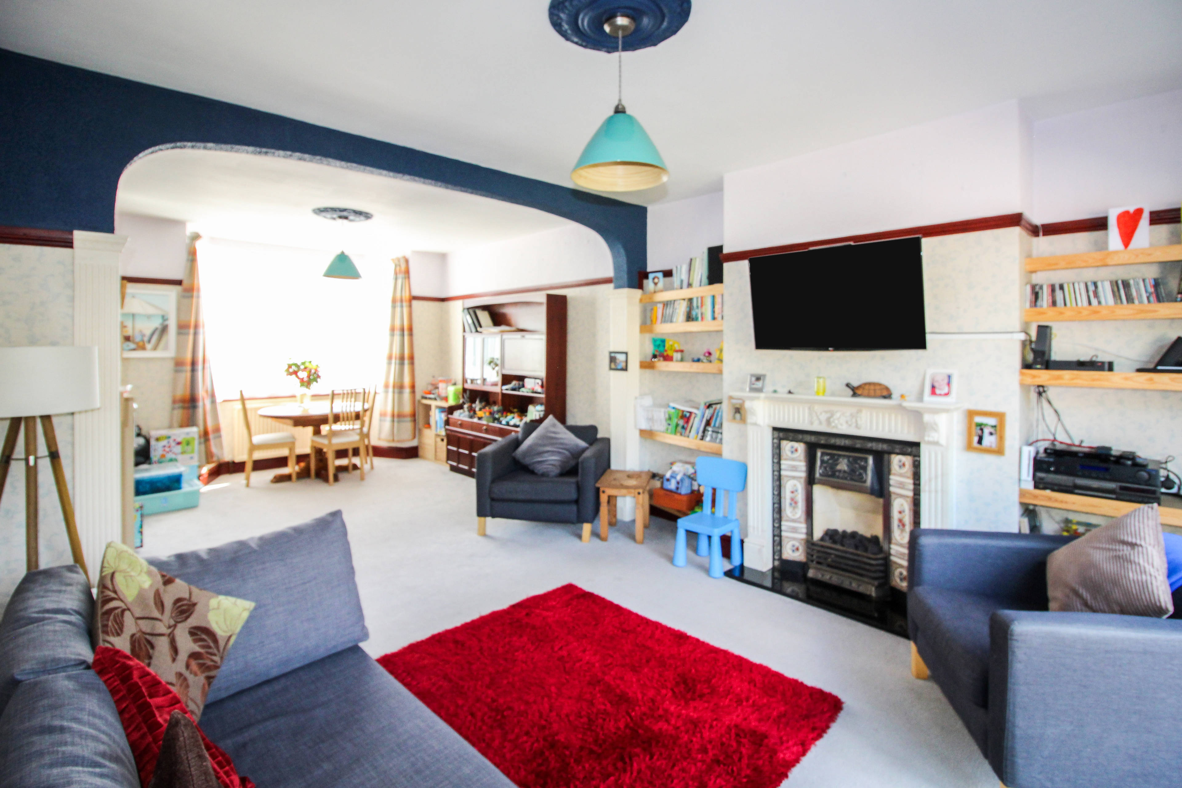 Lounge/Dining Room