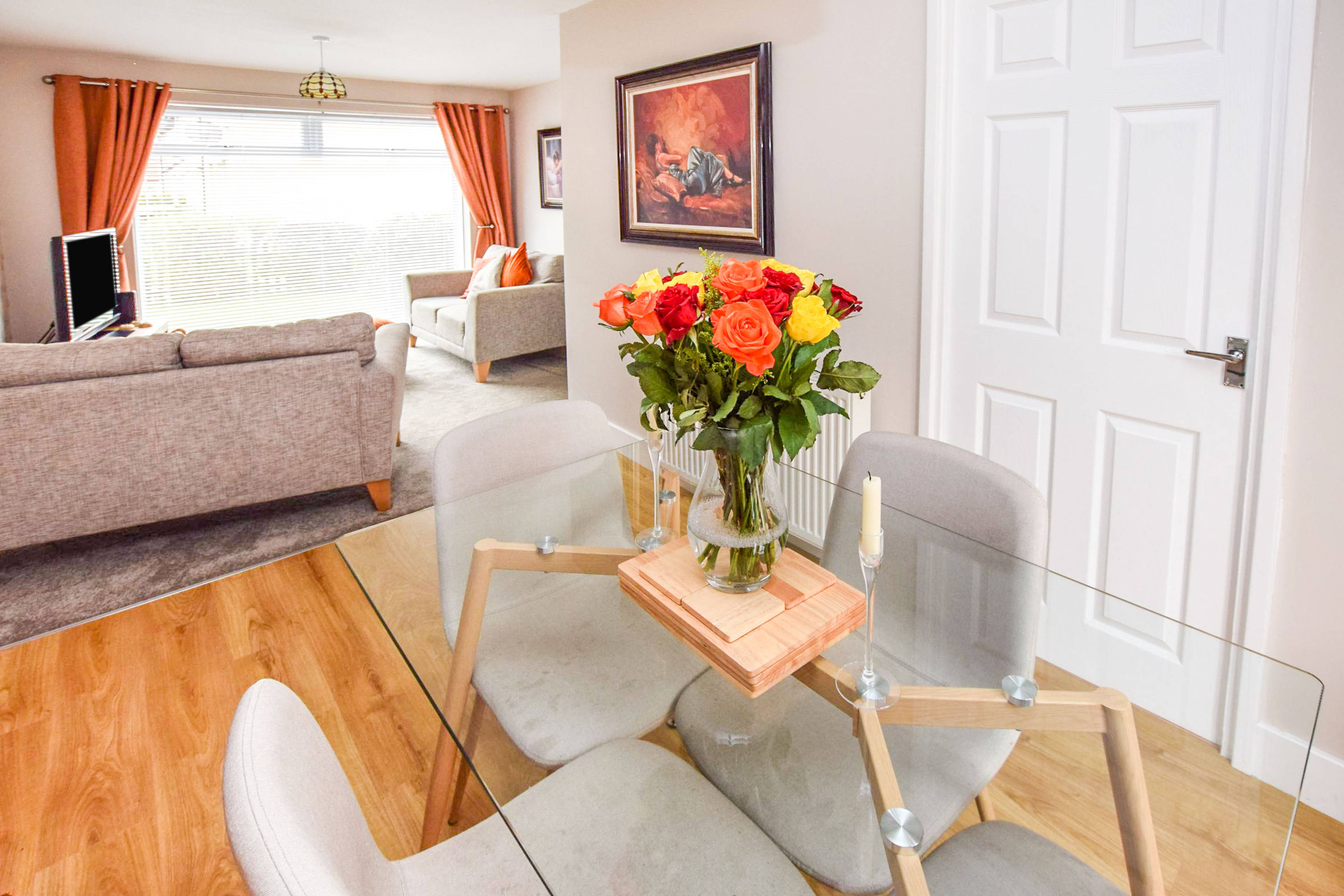 Lounge/Dining Room