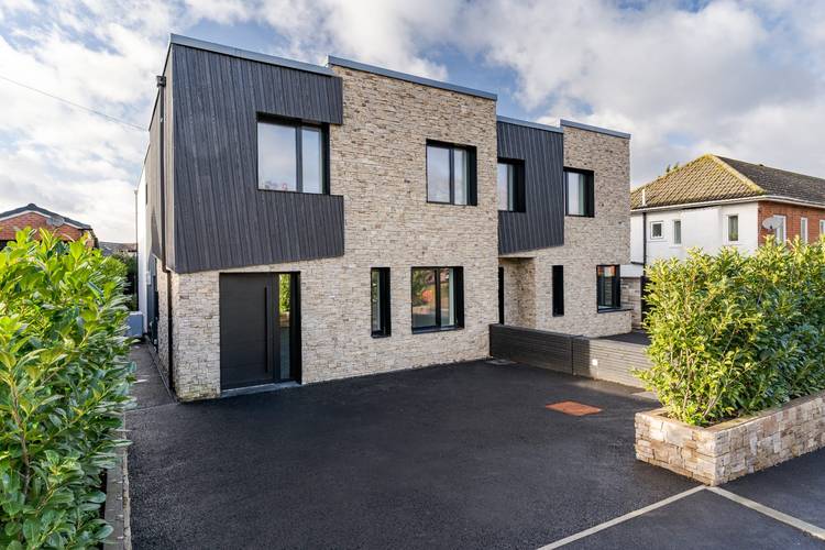 4 bedroom semi-detached house