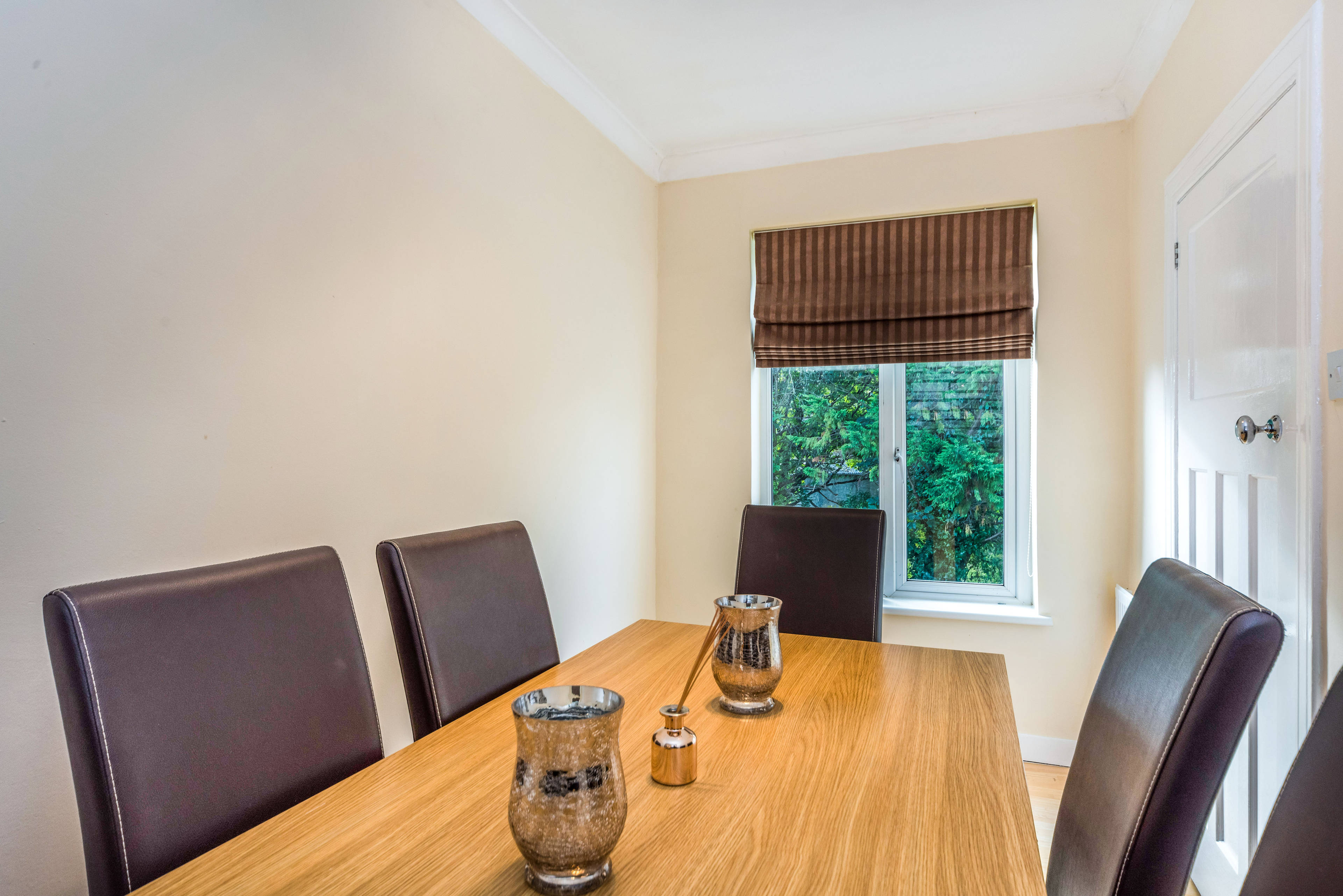 Bed 3 / Dining Room
