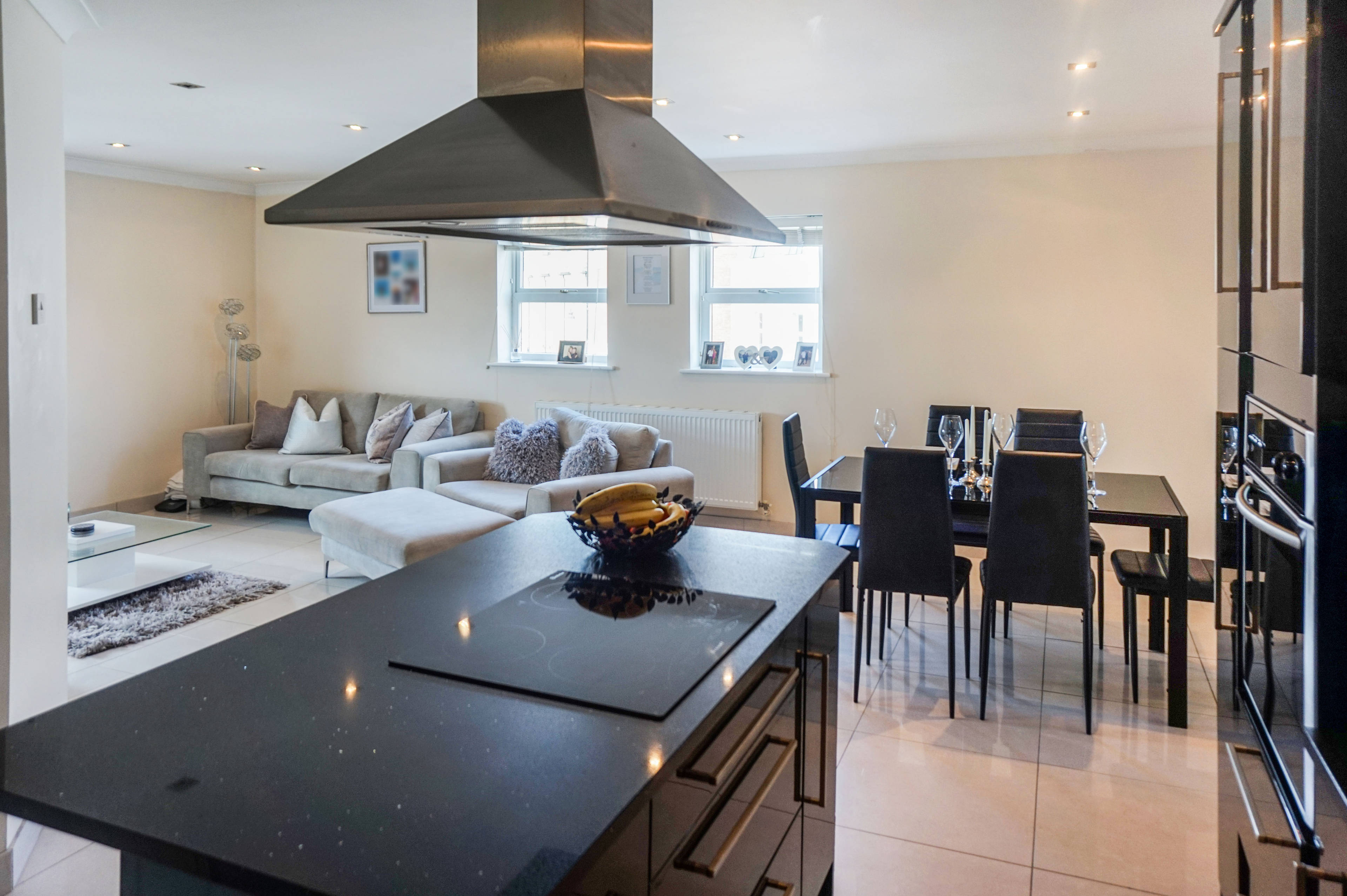 Lounge / Kitchen