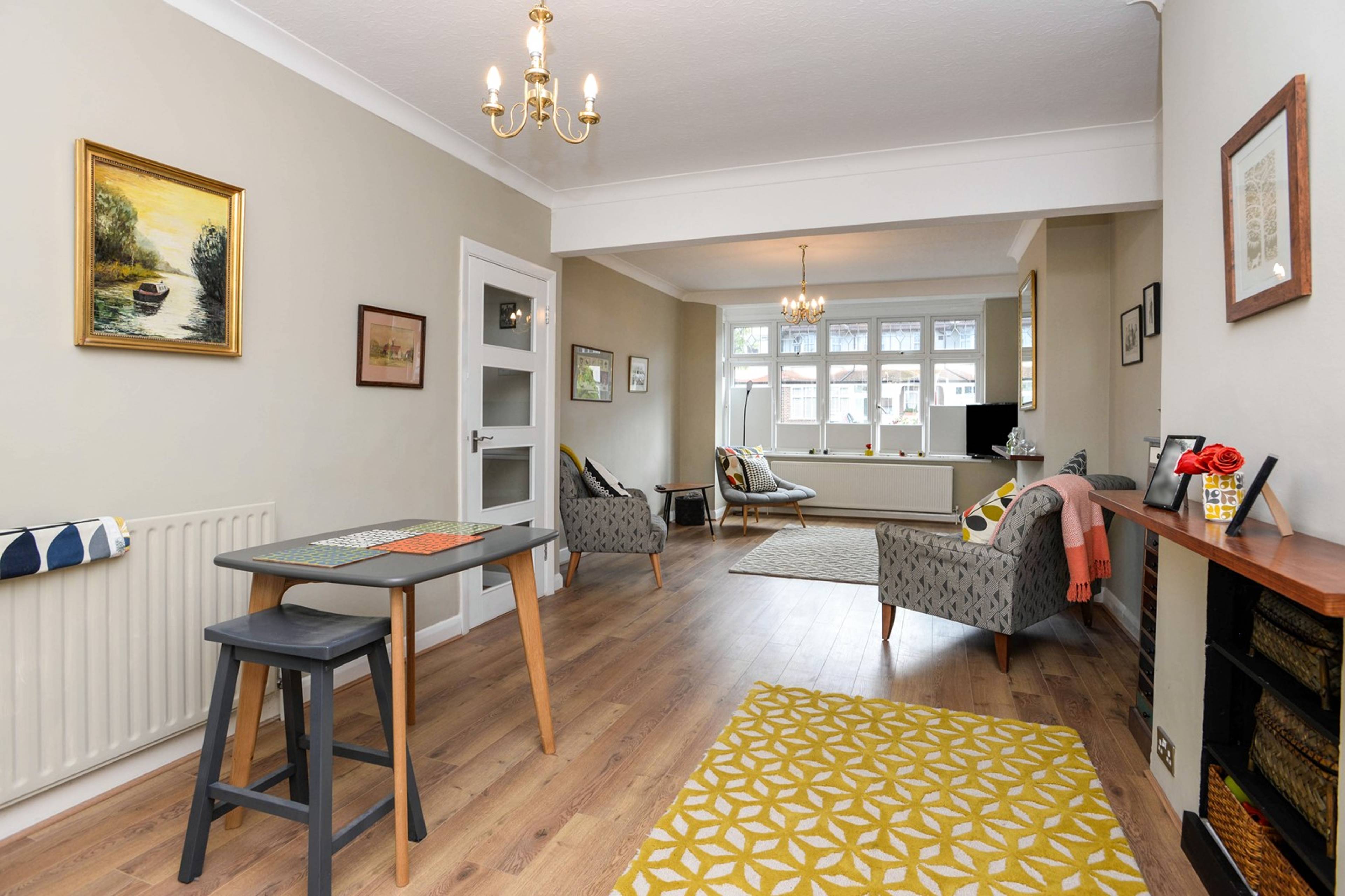 Lounge/Dining Room