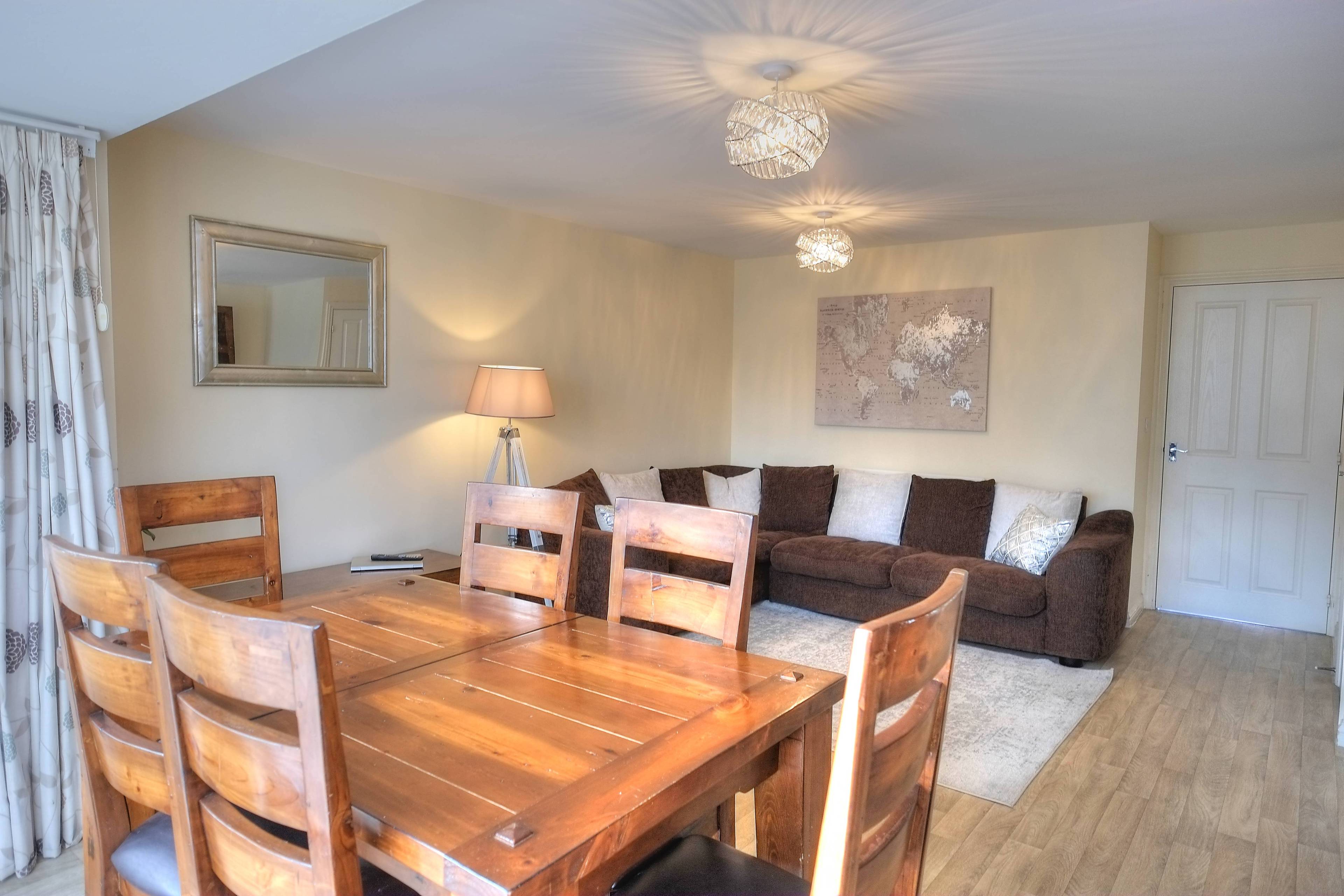 Lounge/Dining Room