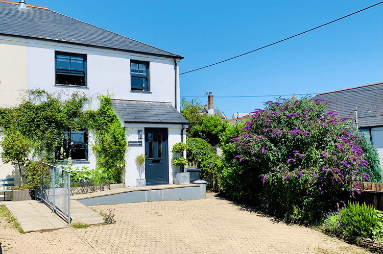 3 bedroom semi-detached house
