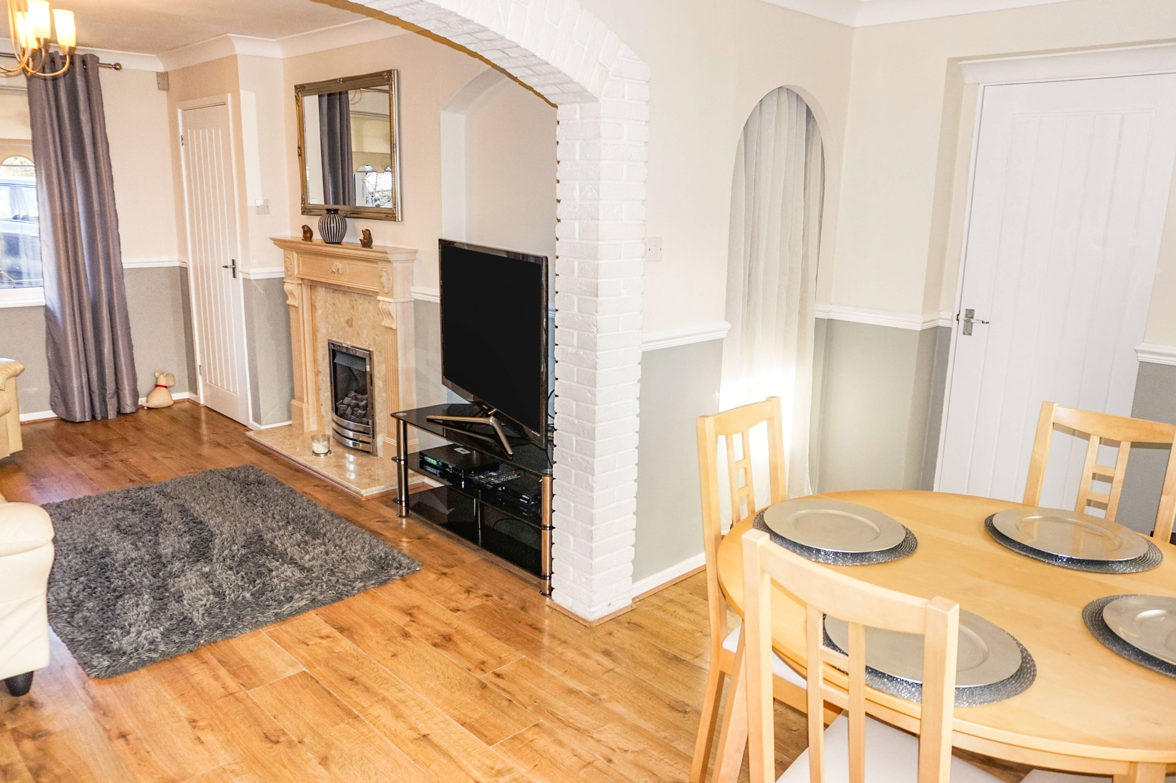 Lounge/Dining Room