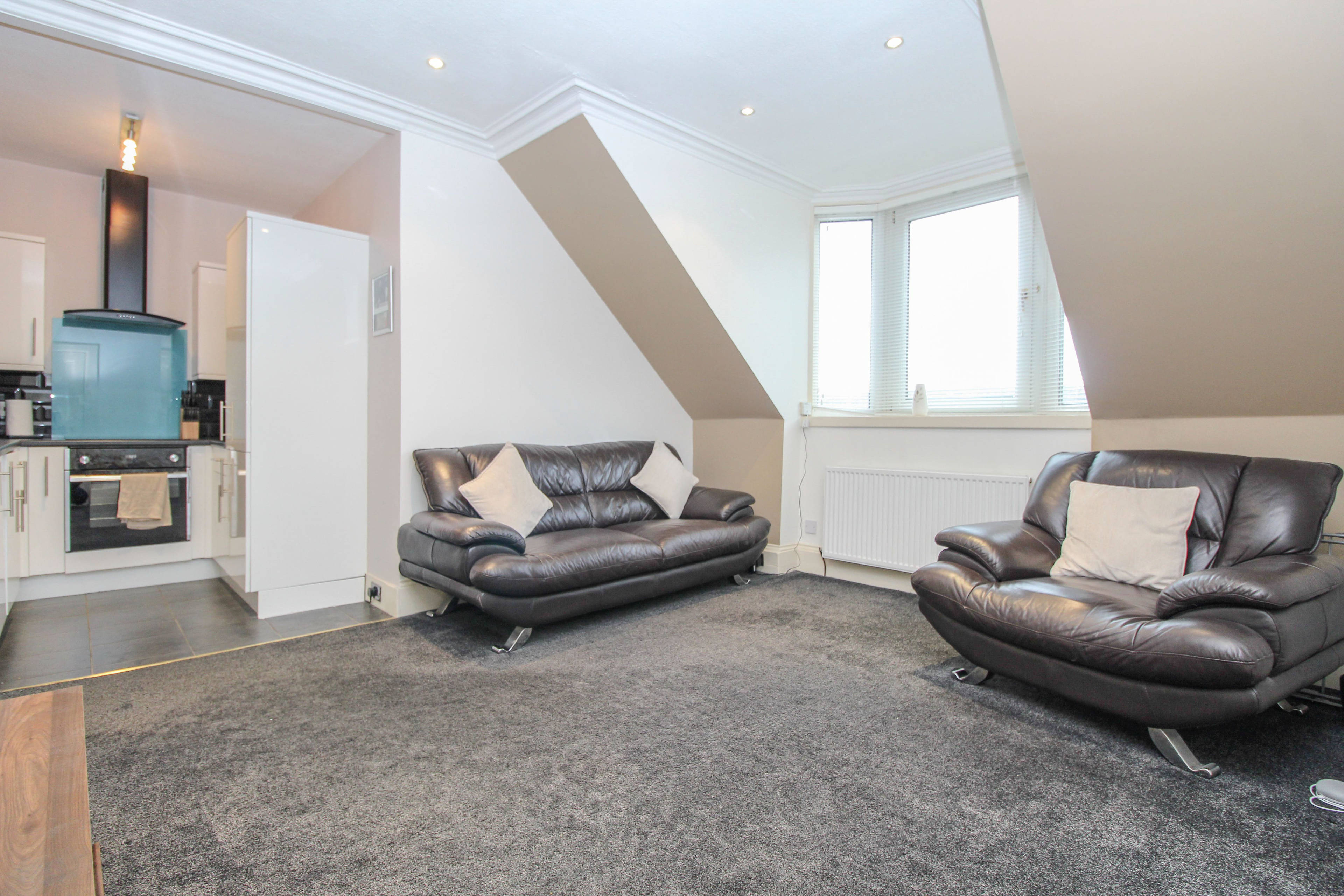 Lounge / Kitchen