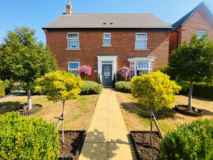 4 bedroom detached house