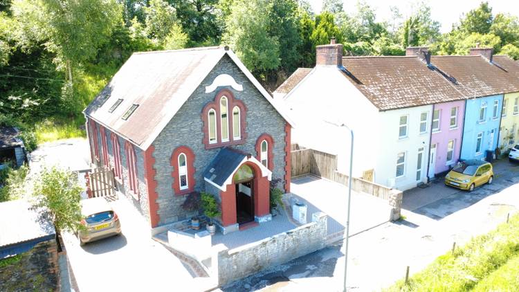 4 bedroom detached house