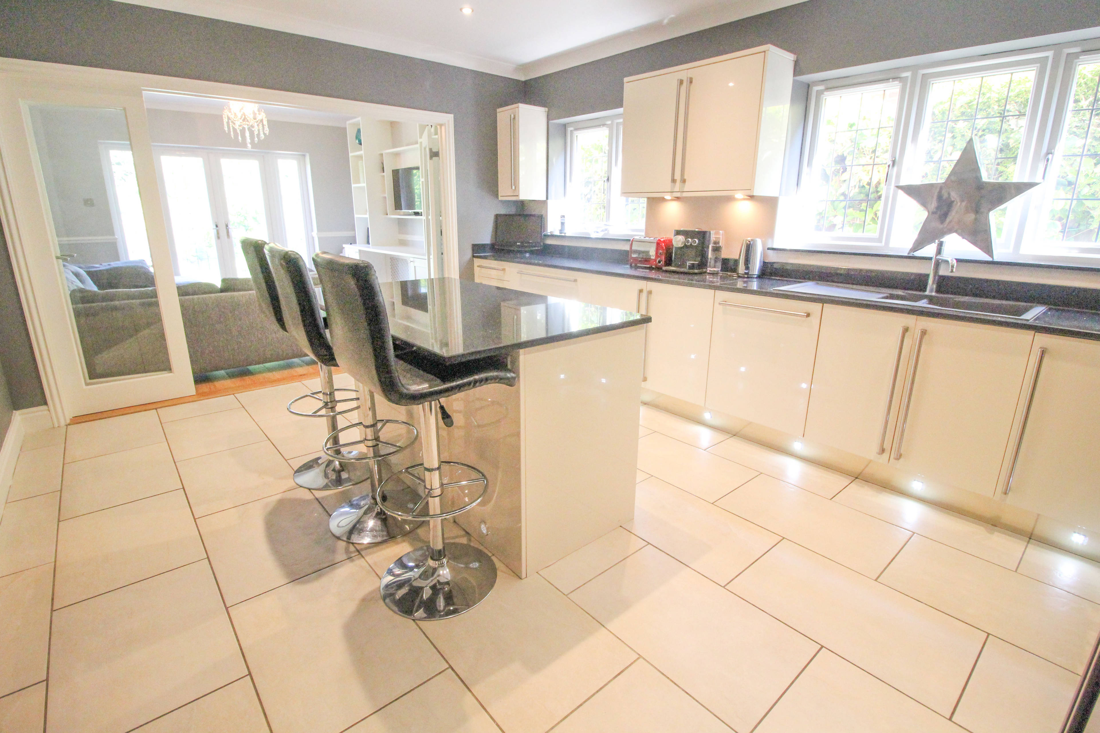Kitchen/Breakfast
