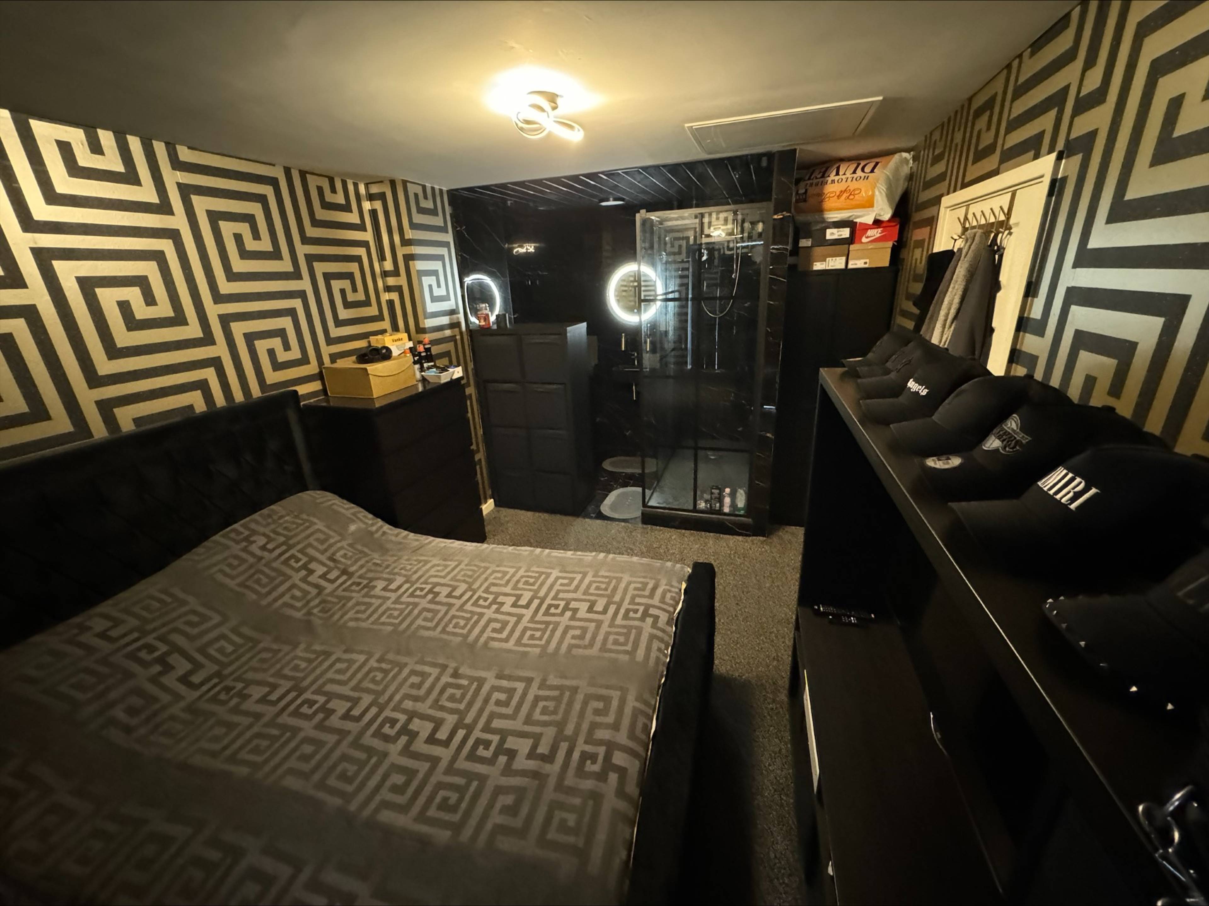 Master En-suite