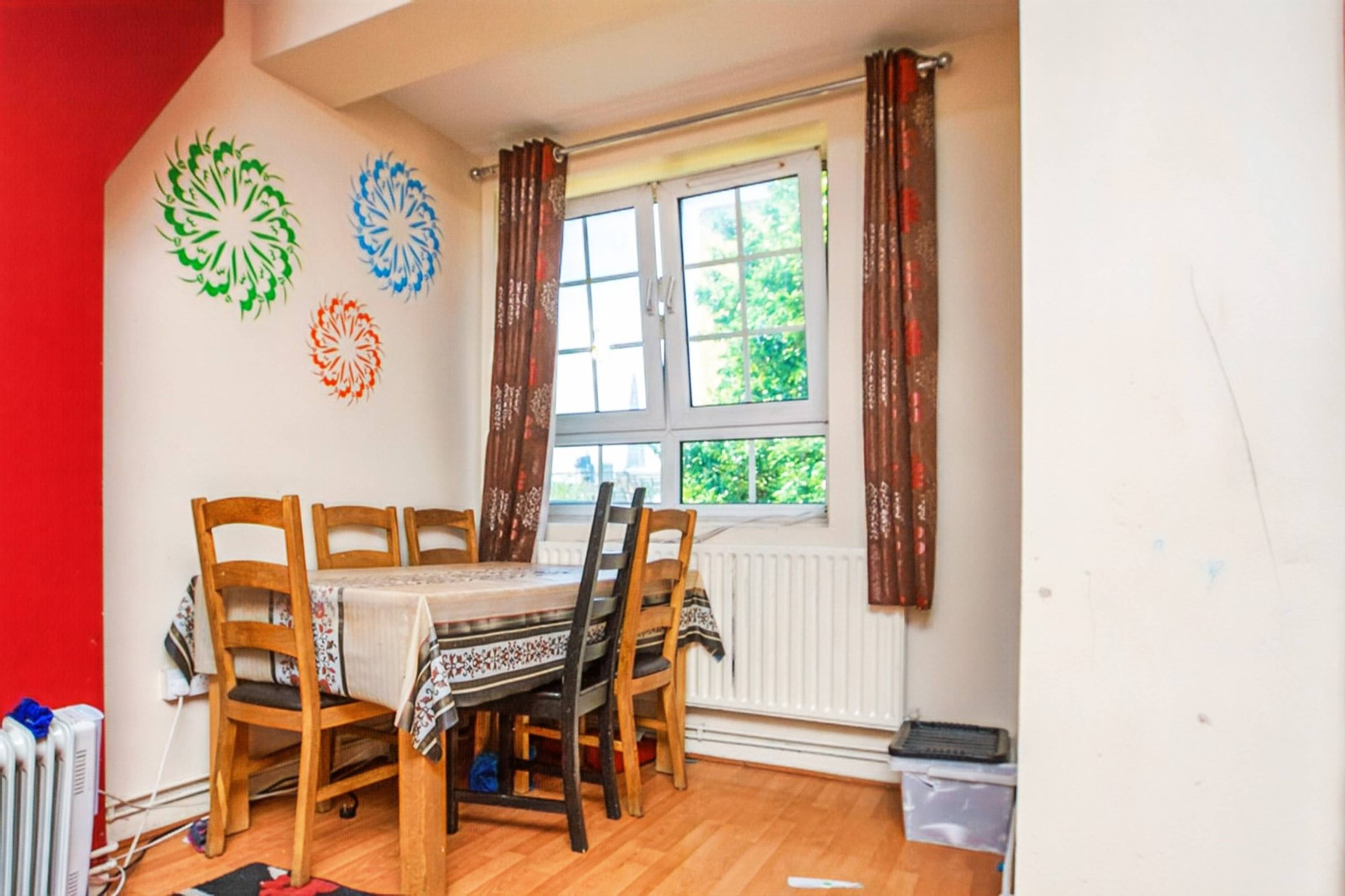 Lounge/Dining Room