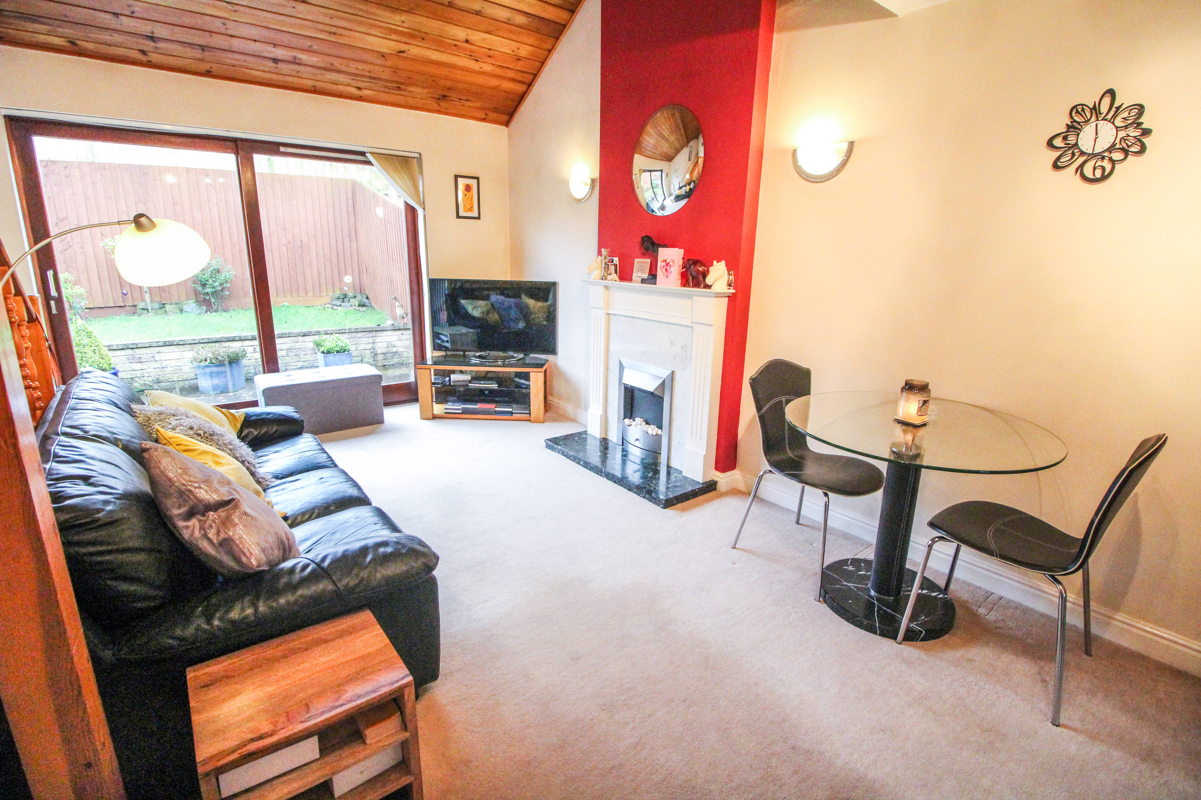 Lounge/Dining Room