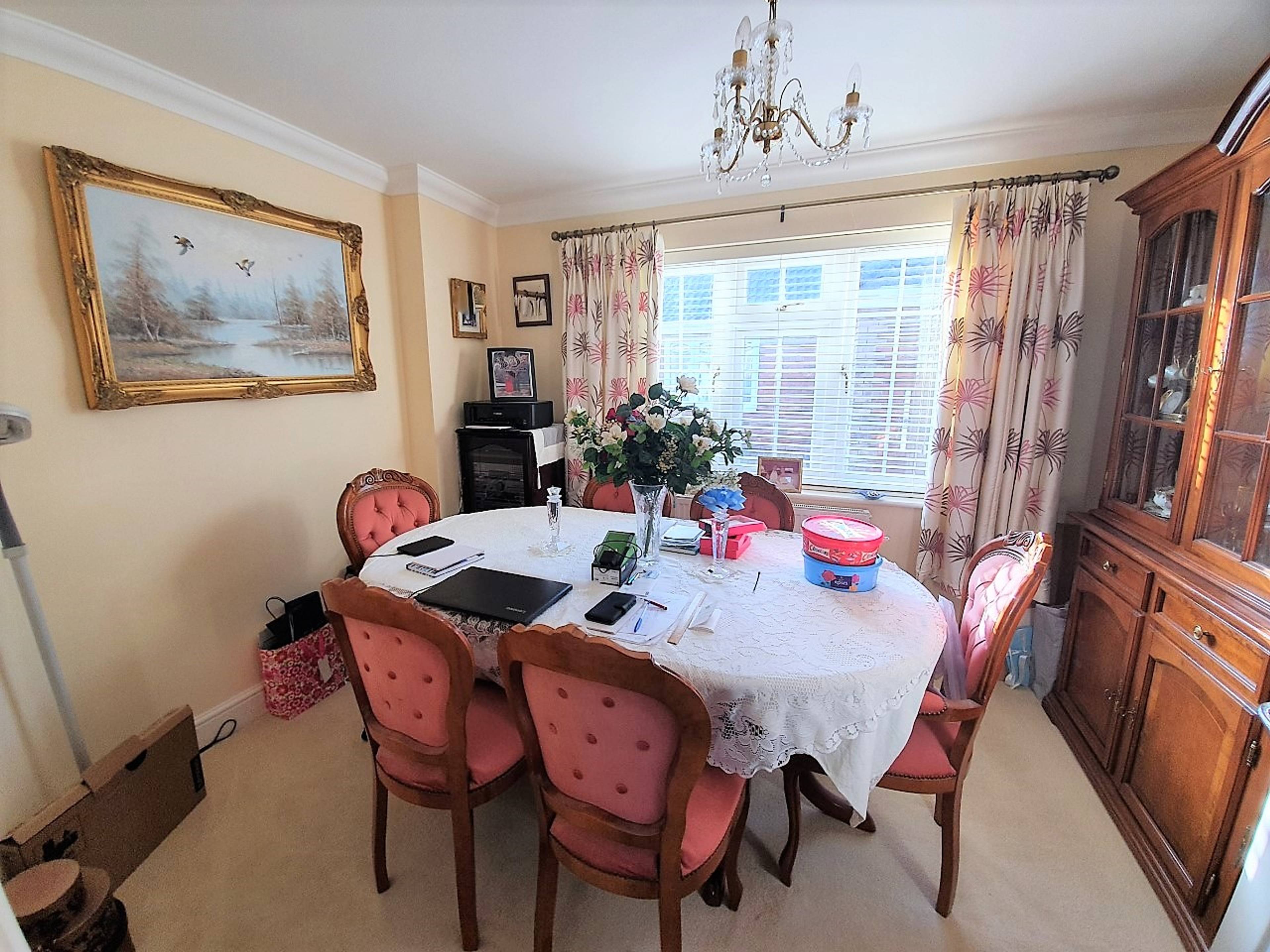 Bed 3 / Dining Room