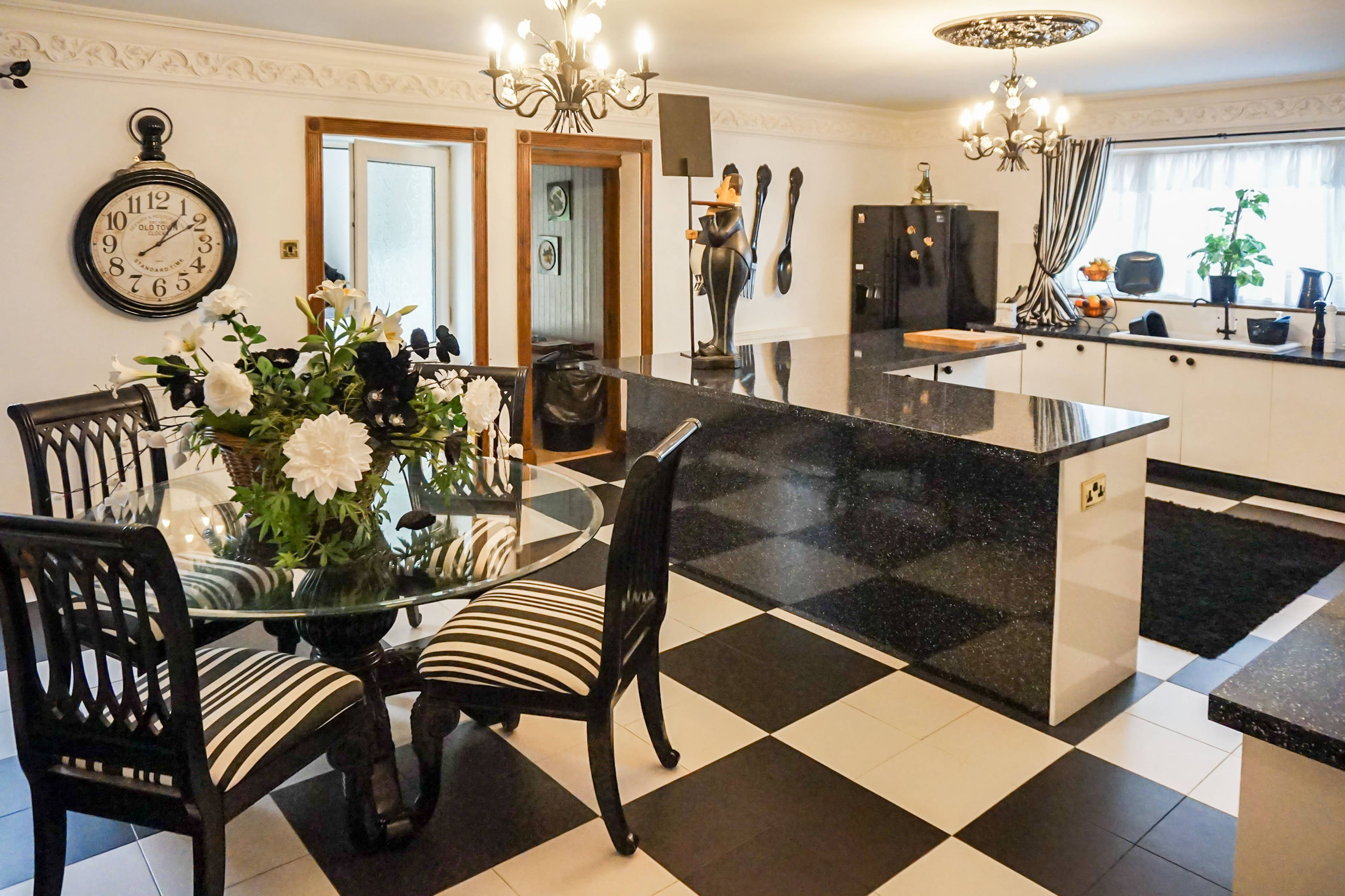 Kitchen/Breakfast