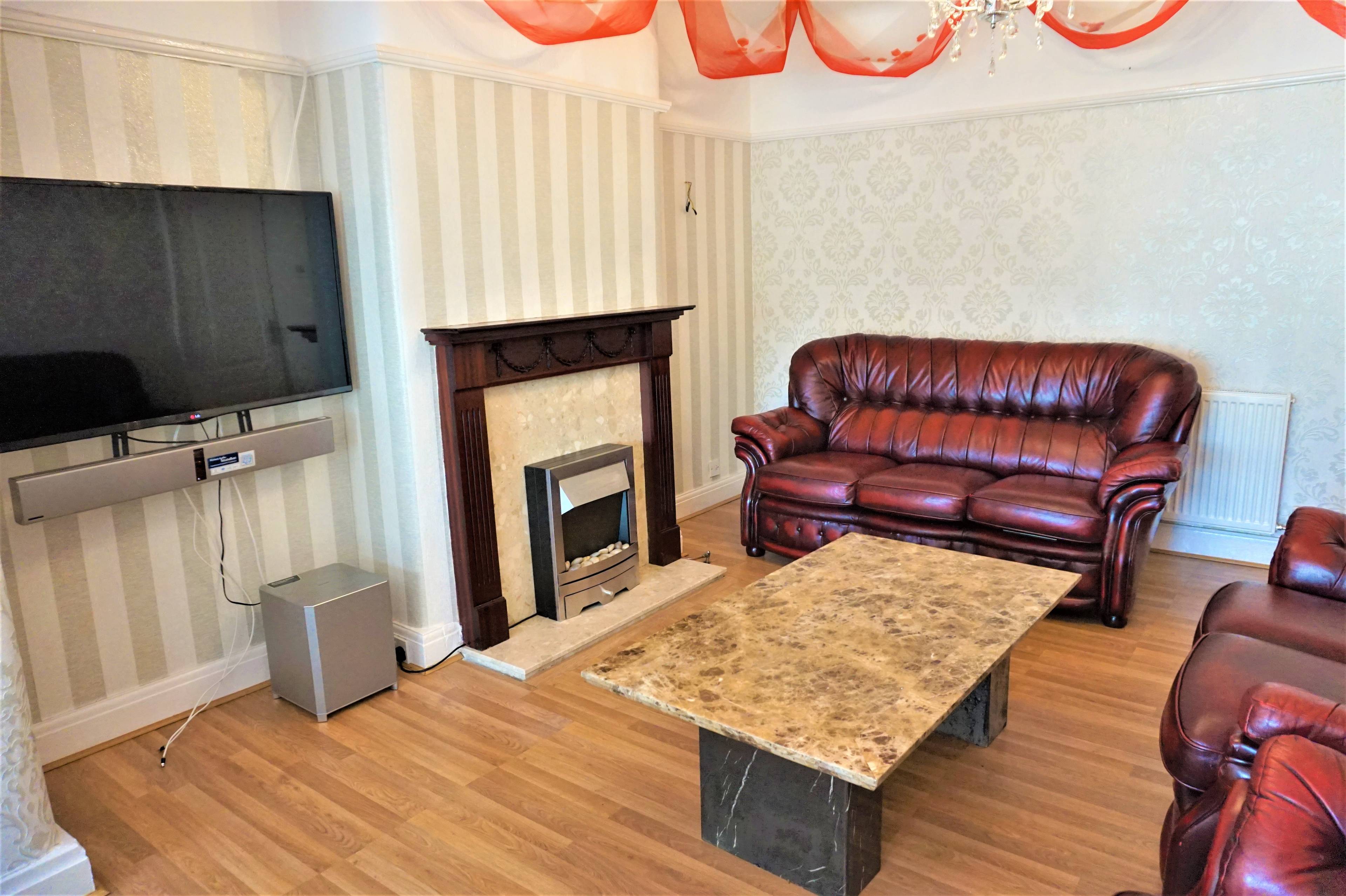 Lounge/Dining Room