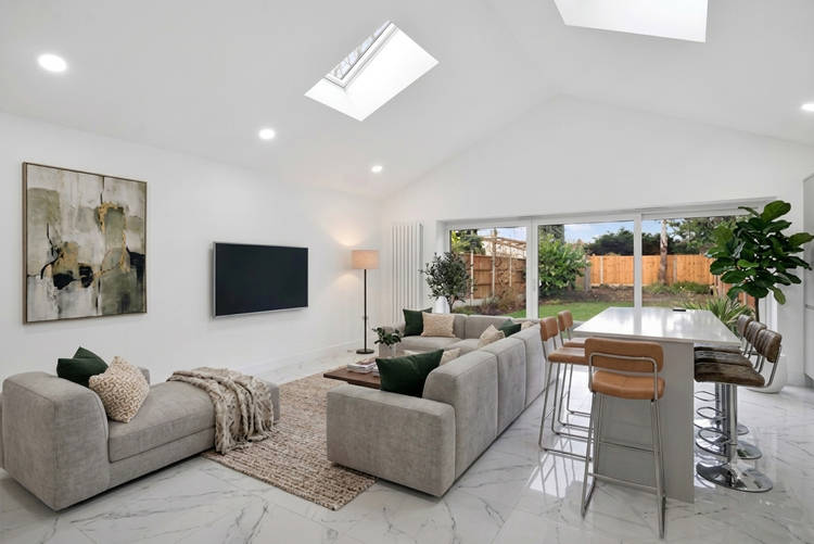 3 bedroom detached house