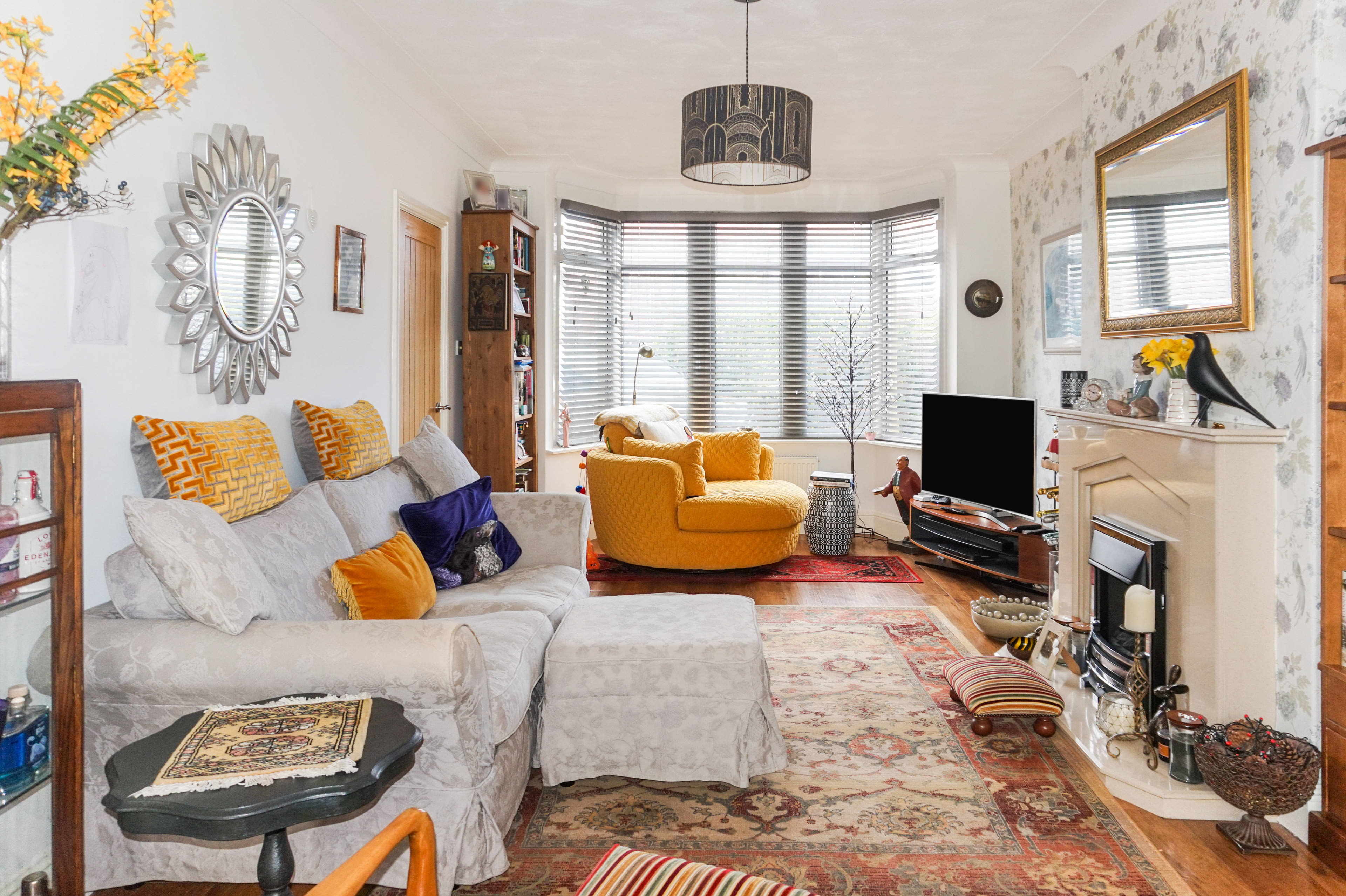Lounge/Dining Room