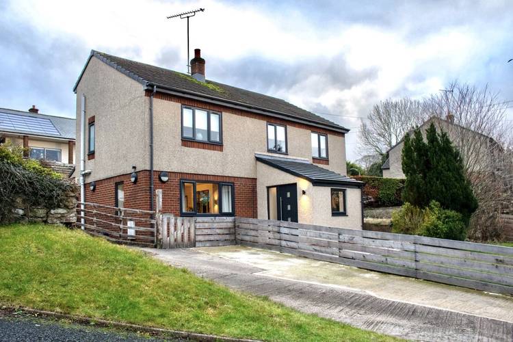 3 bedroom detached house