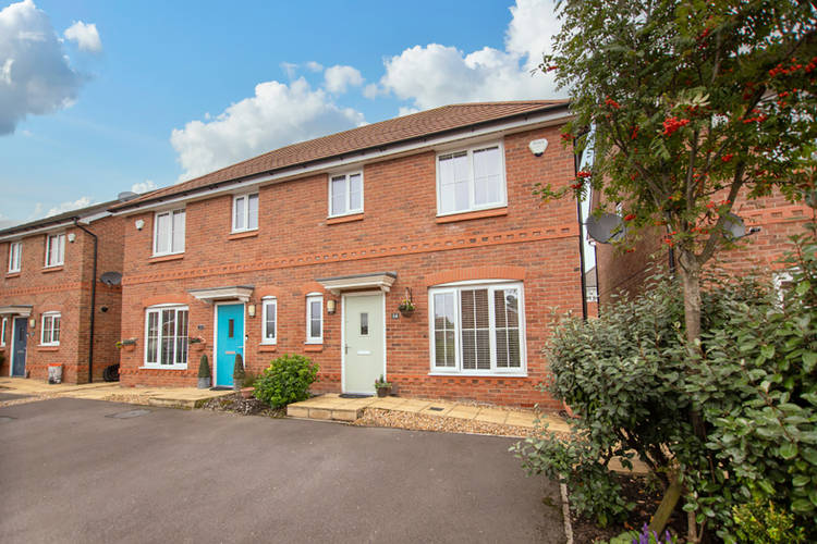 3 bedroom semi-detached house