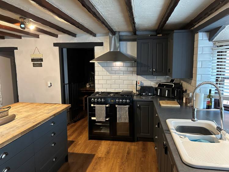 4 bedroom semi-detached house