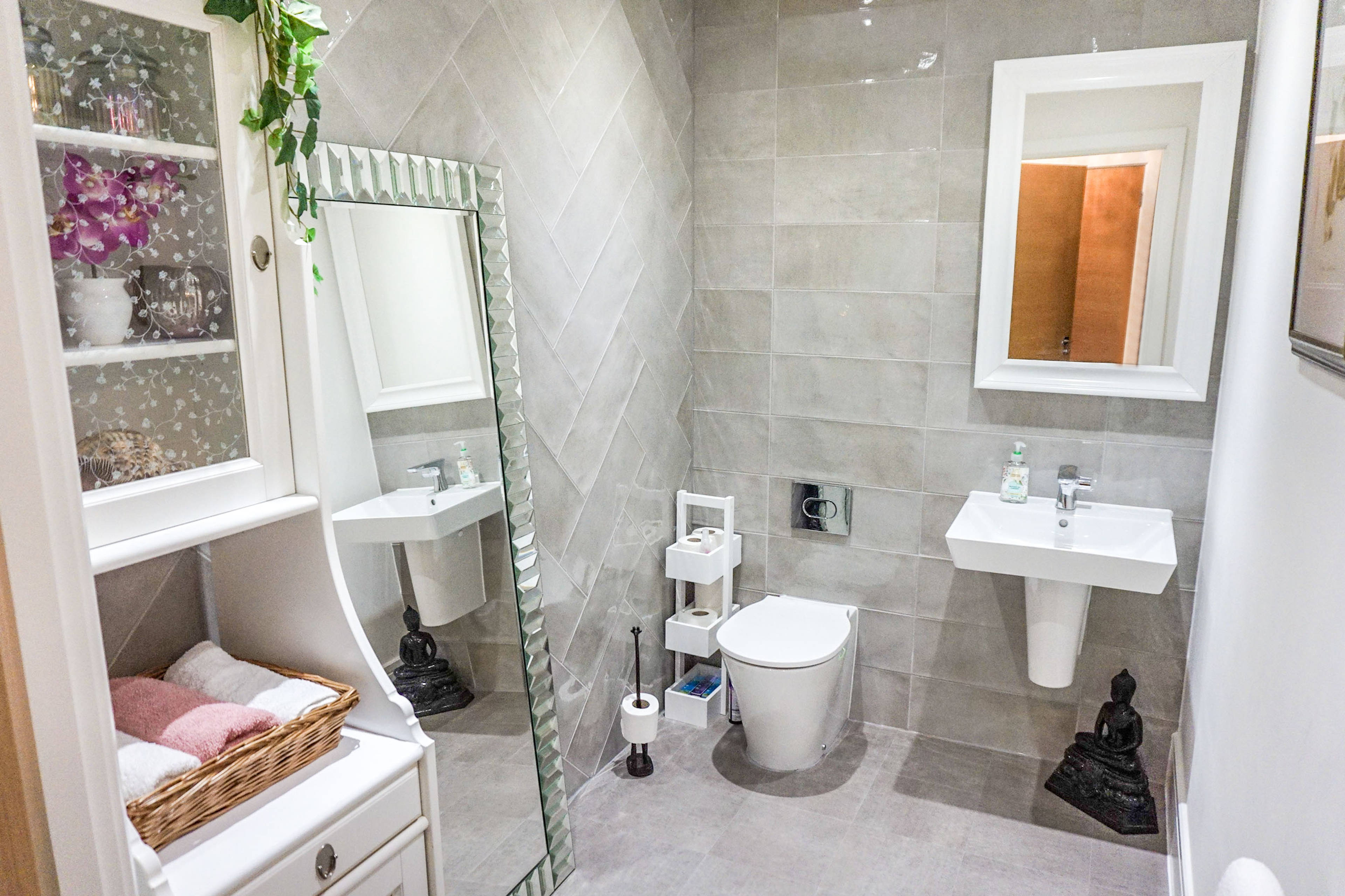 Cloak Room