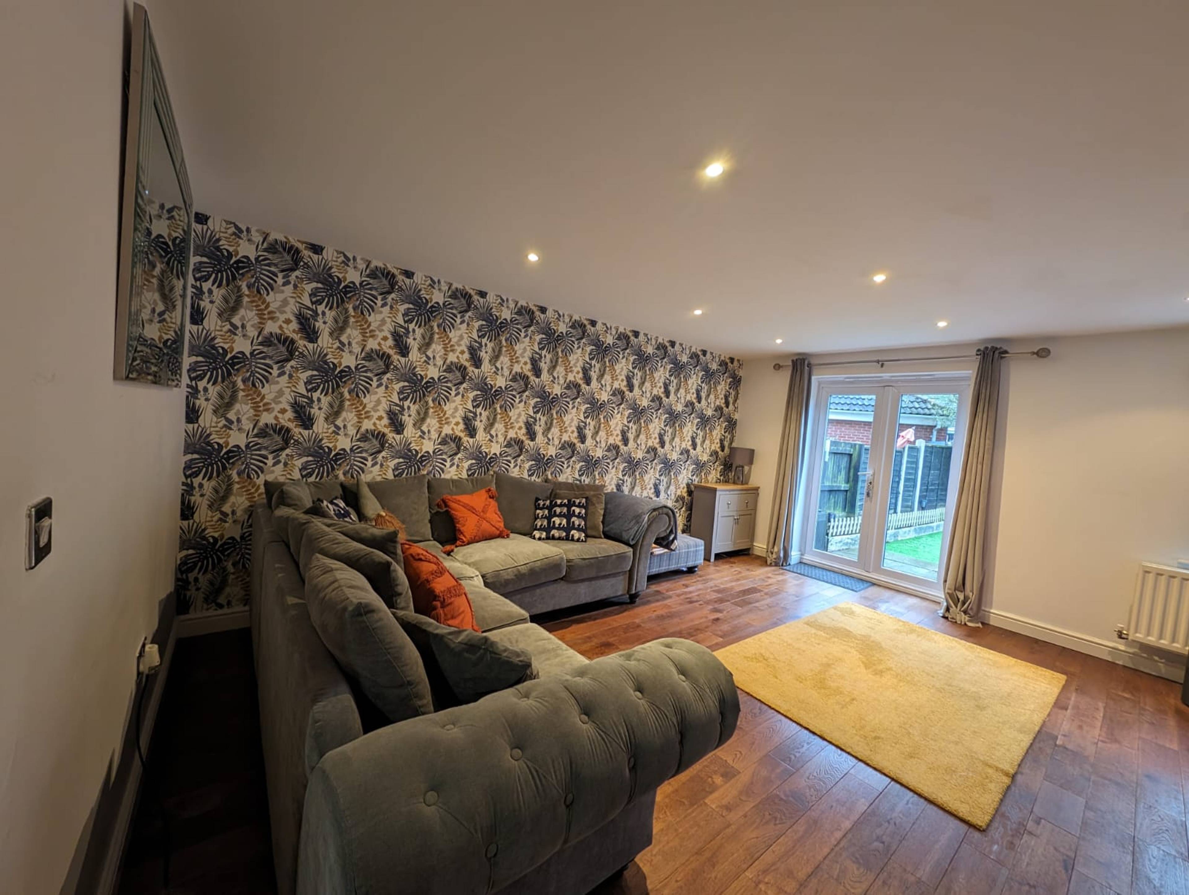 Lounge/Dining Room