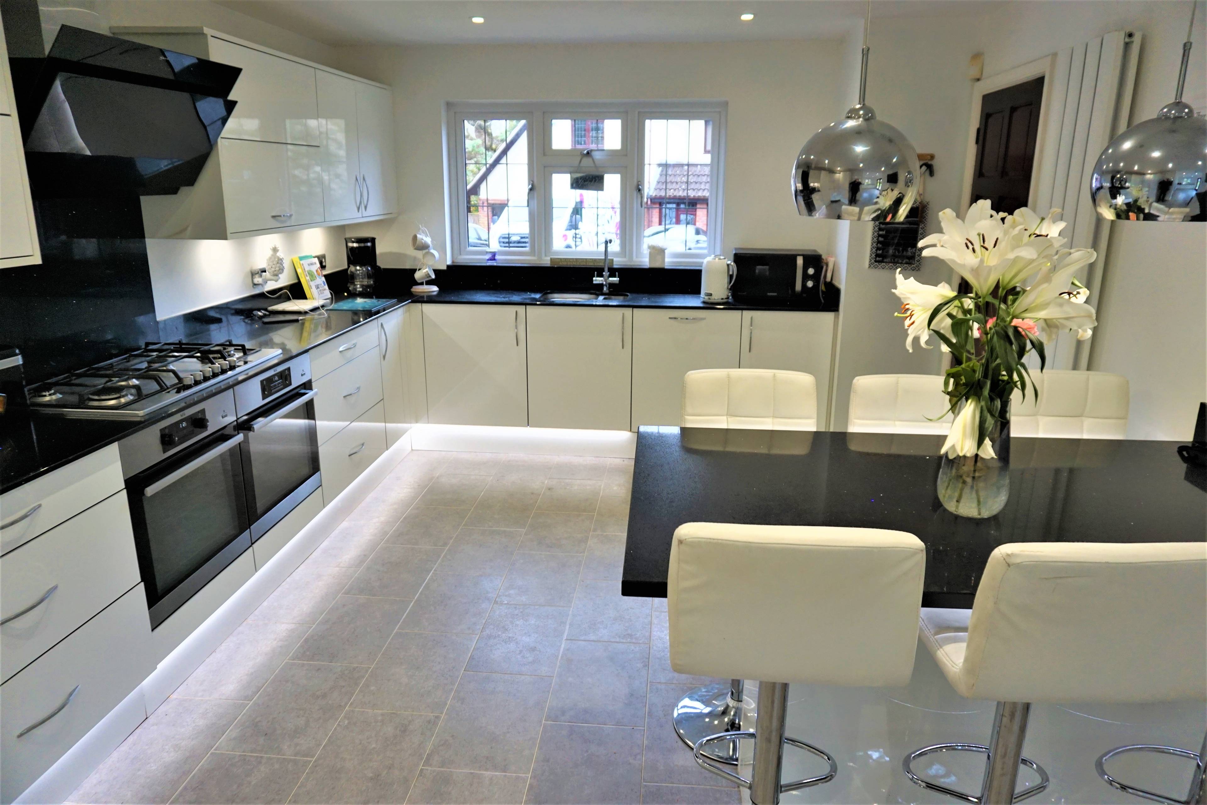 Kitchen/Breakfast