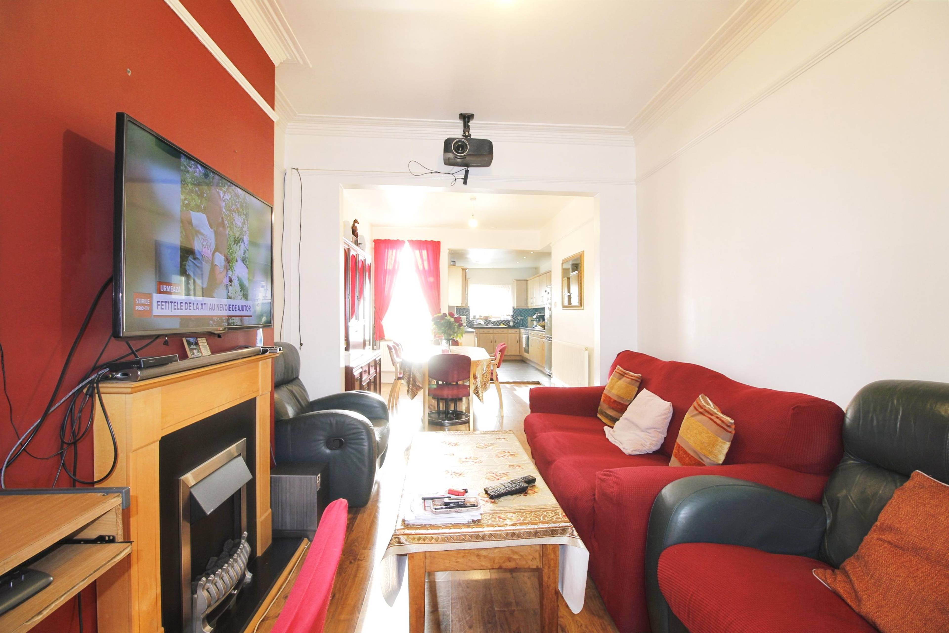 Lounge/Dining Room