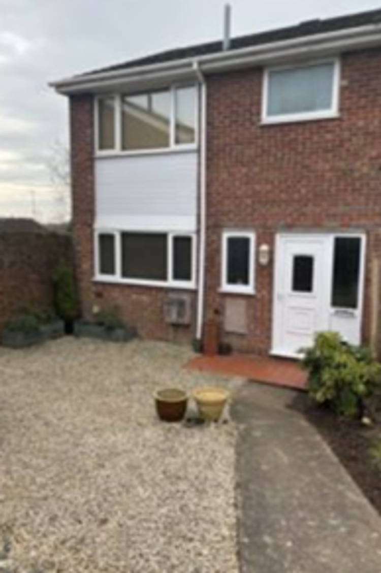 3 bedroom end of terrace house
