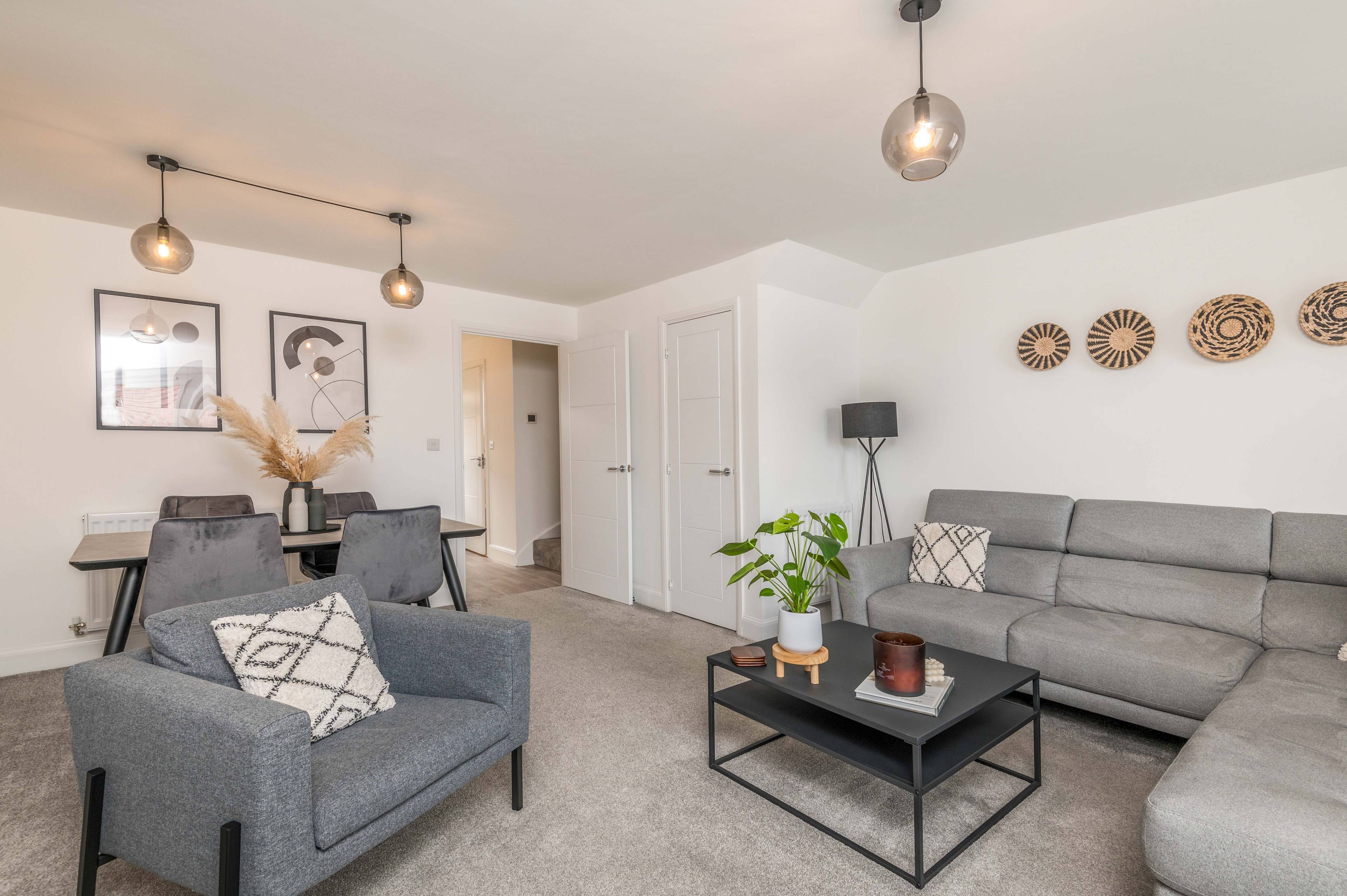 Lounge/Dining Room