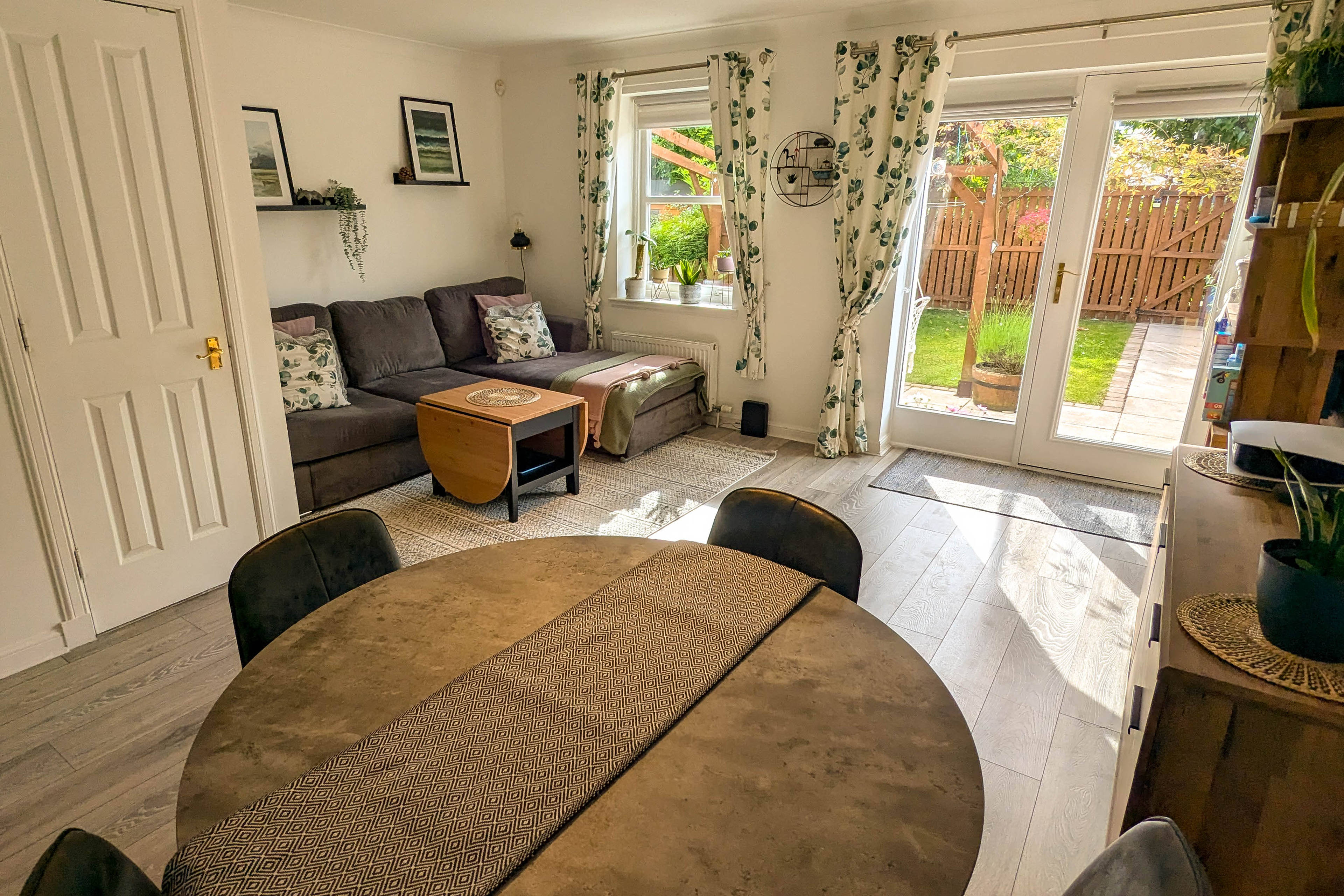 Lounge/Dining Room