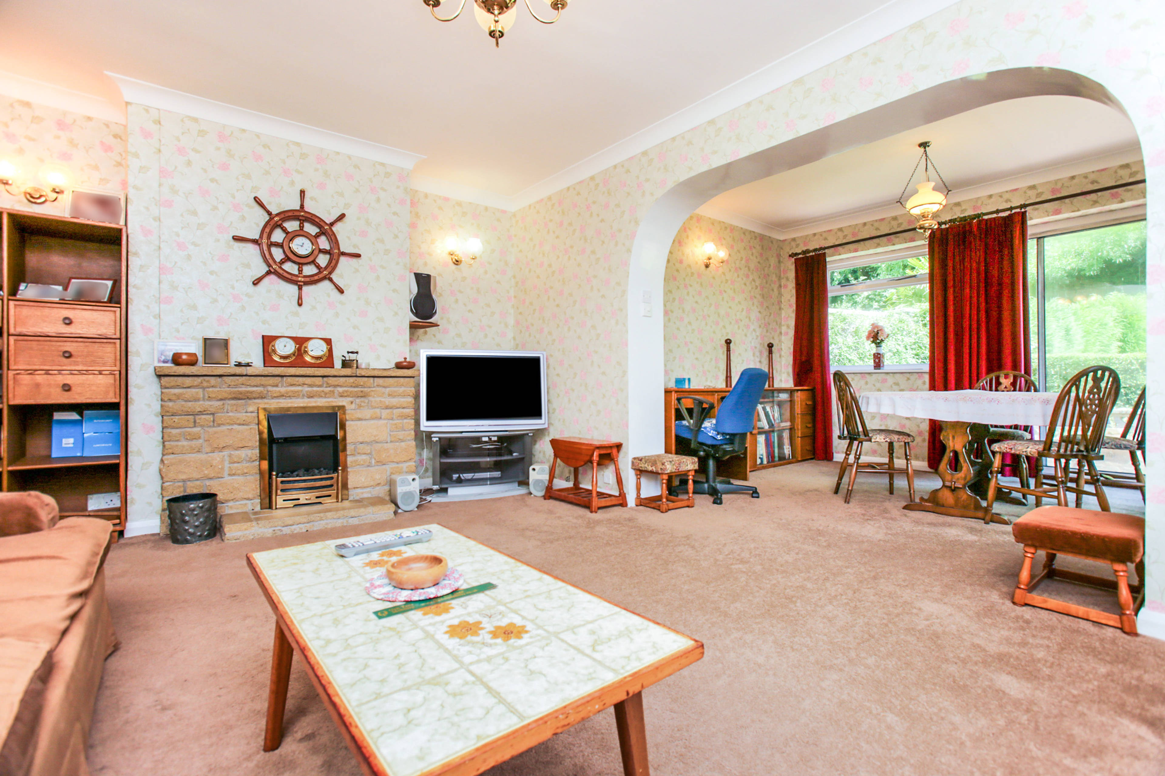 Lounge/Dining Room